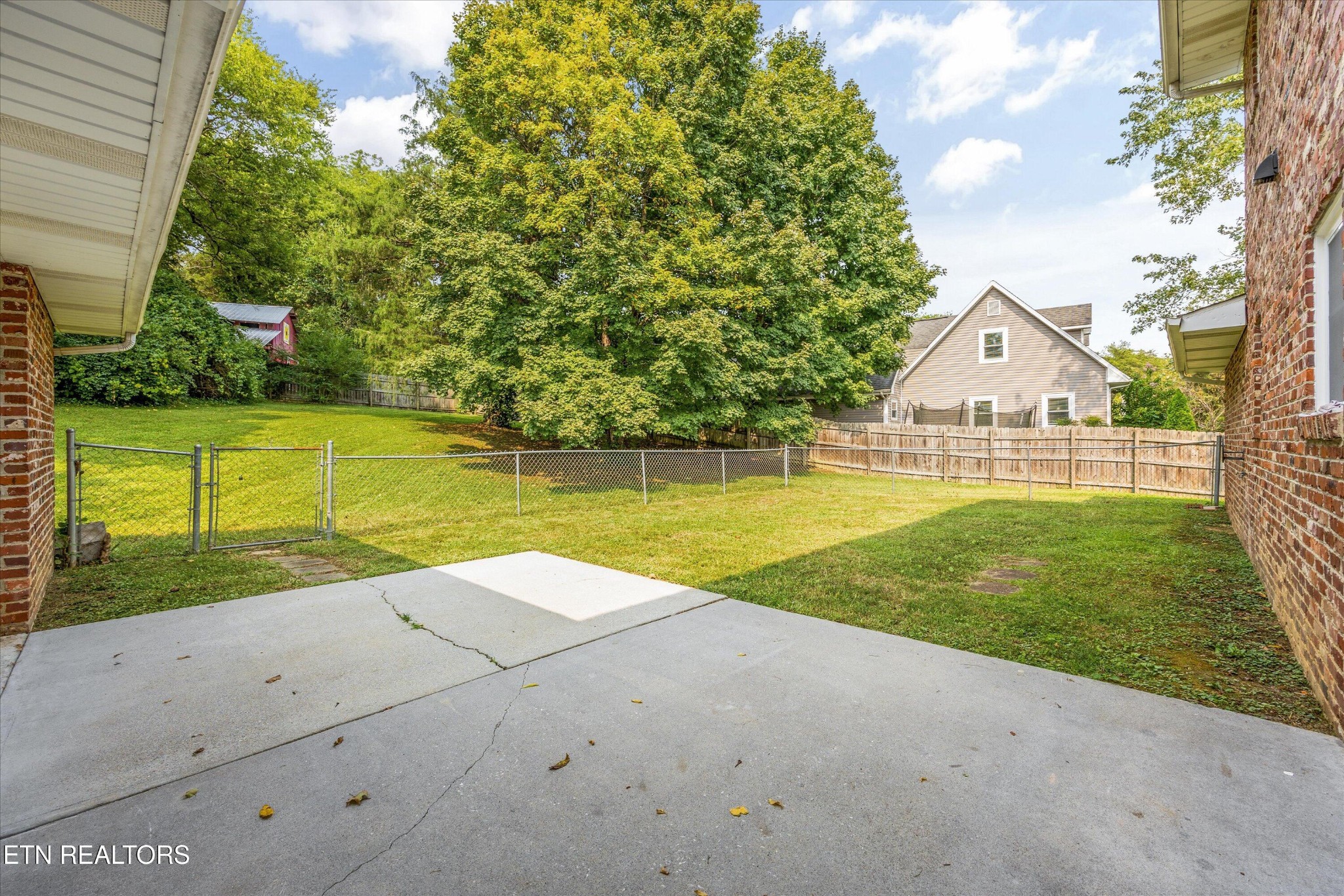 4633 Island Home Pike