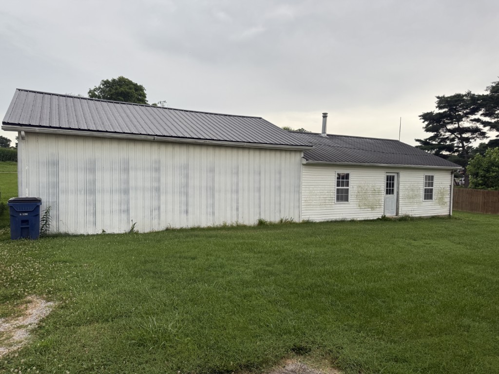 127 Stratton St