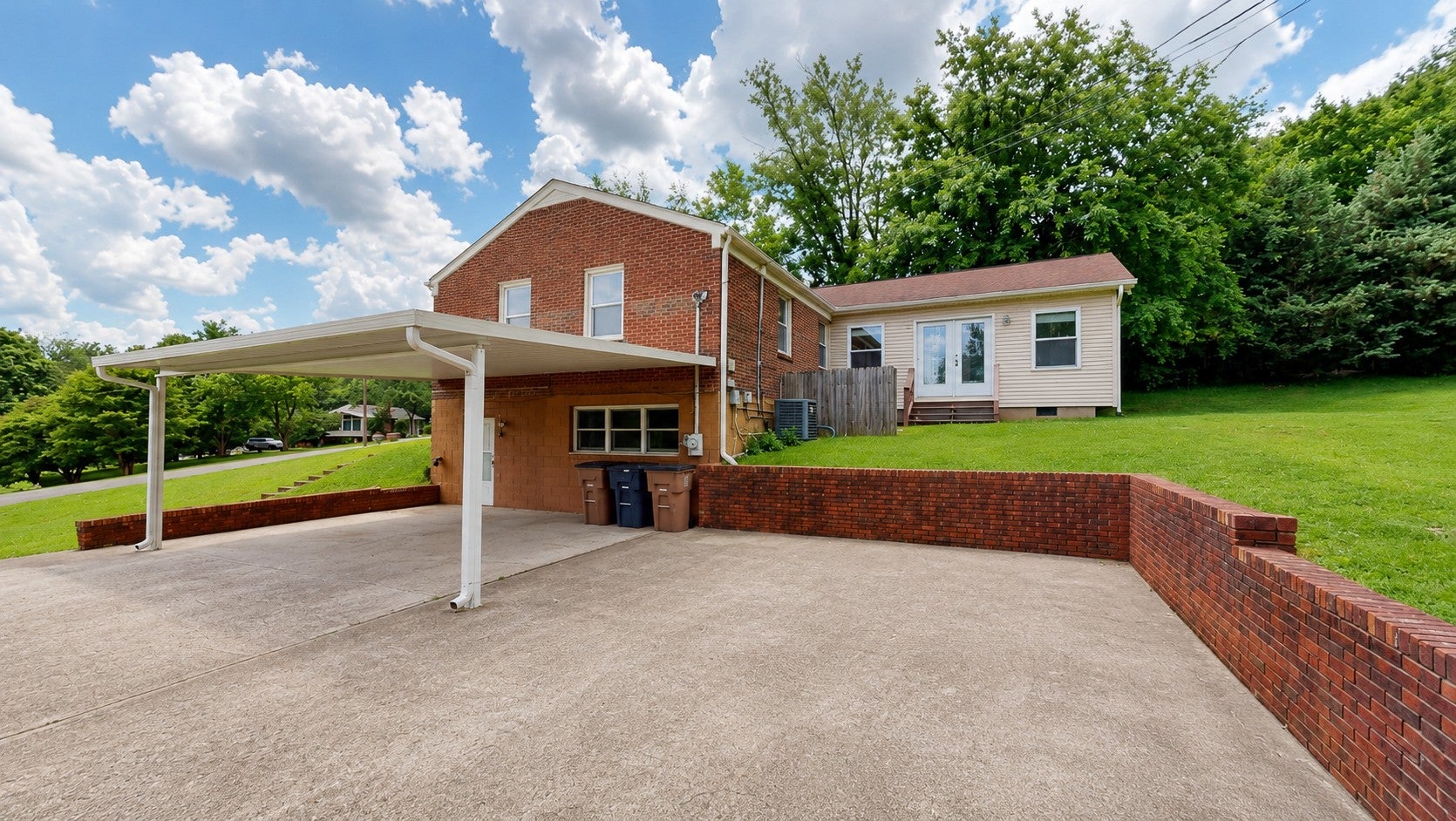 2208 Dearborn Dr, Nashville TN 37214 3-bed home, photo 3 of 41