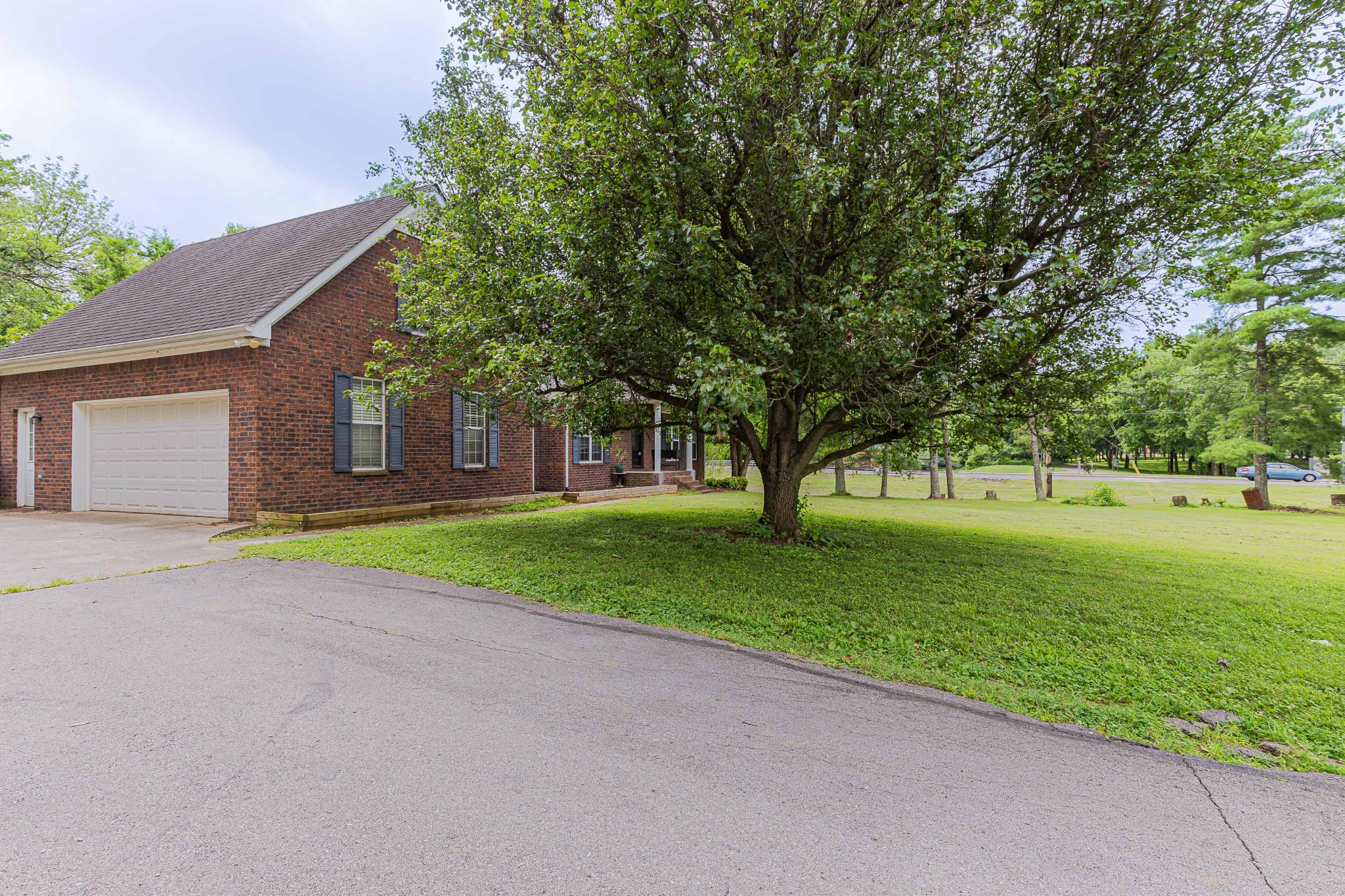 313 Mayfield Dr