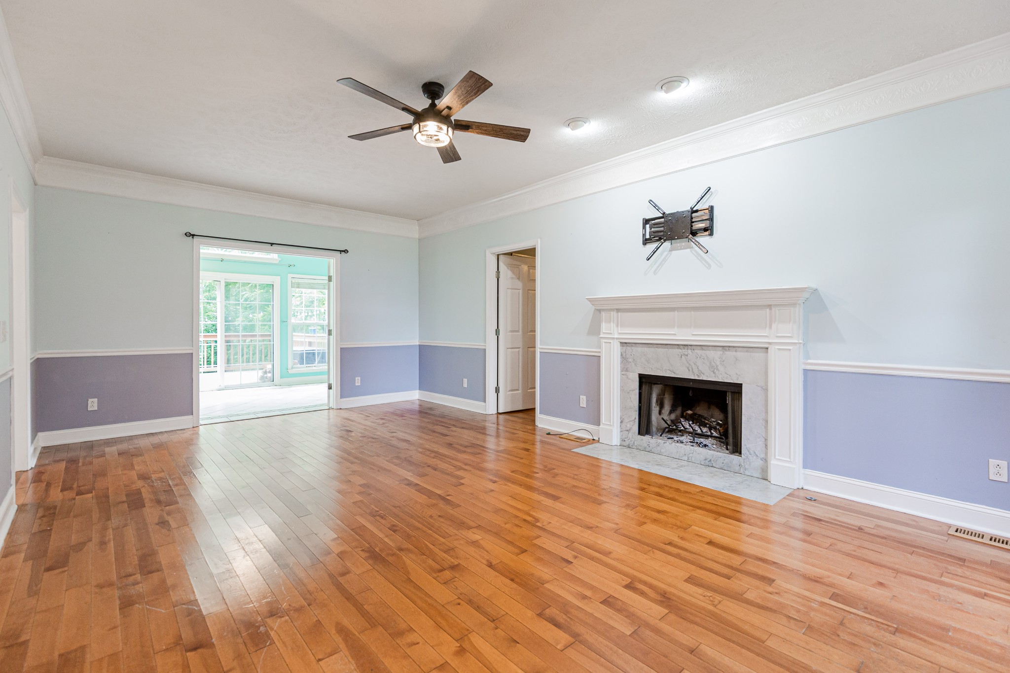 313 Mayfield Dr