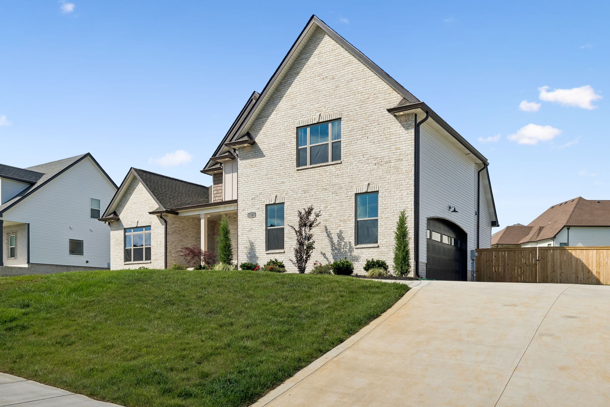 1147 Forsythia Trce