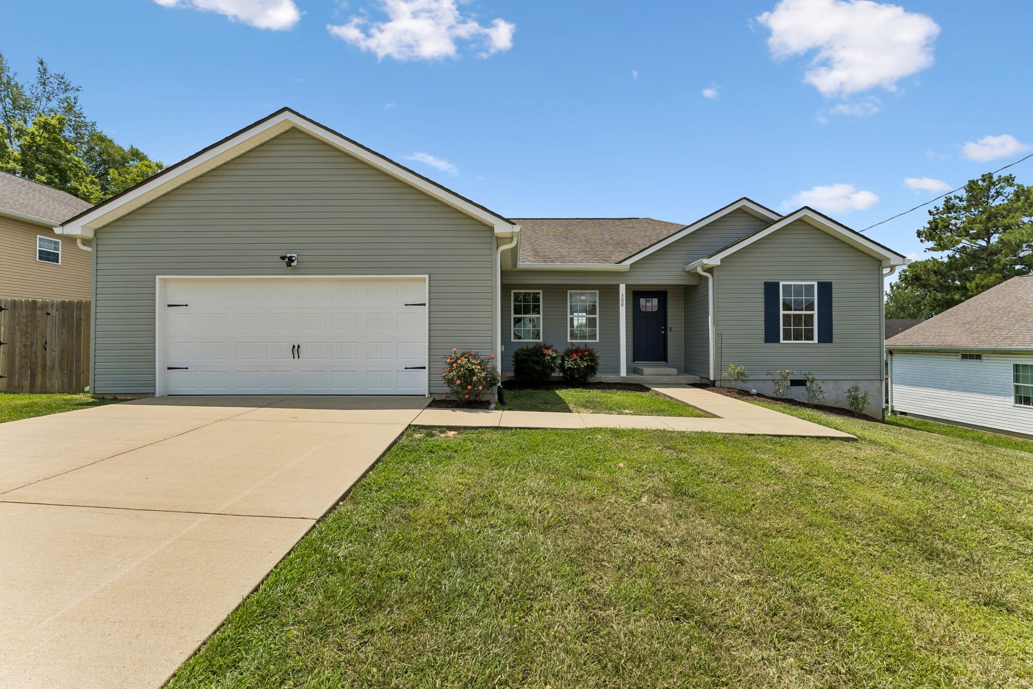 Photo 1 of 41 — 308 Marymont Ln, Columbia, TN 38401