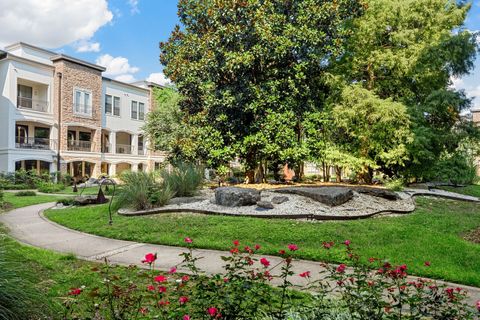 Photo of 2600 Hillsboro Pk #128, Nashville, TN 37212 (MLS # 3137447)