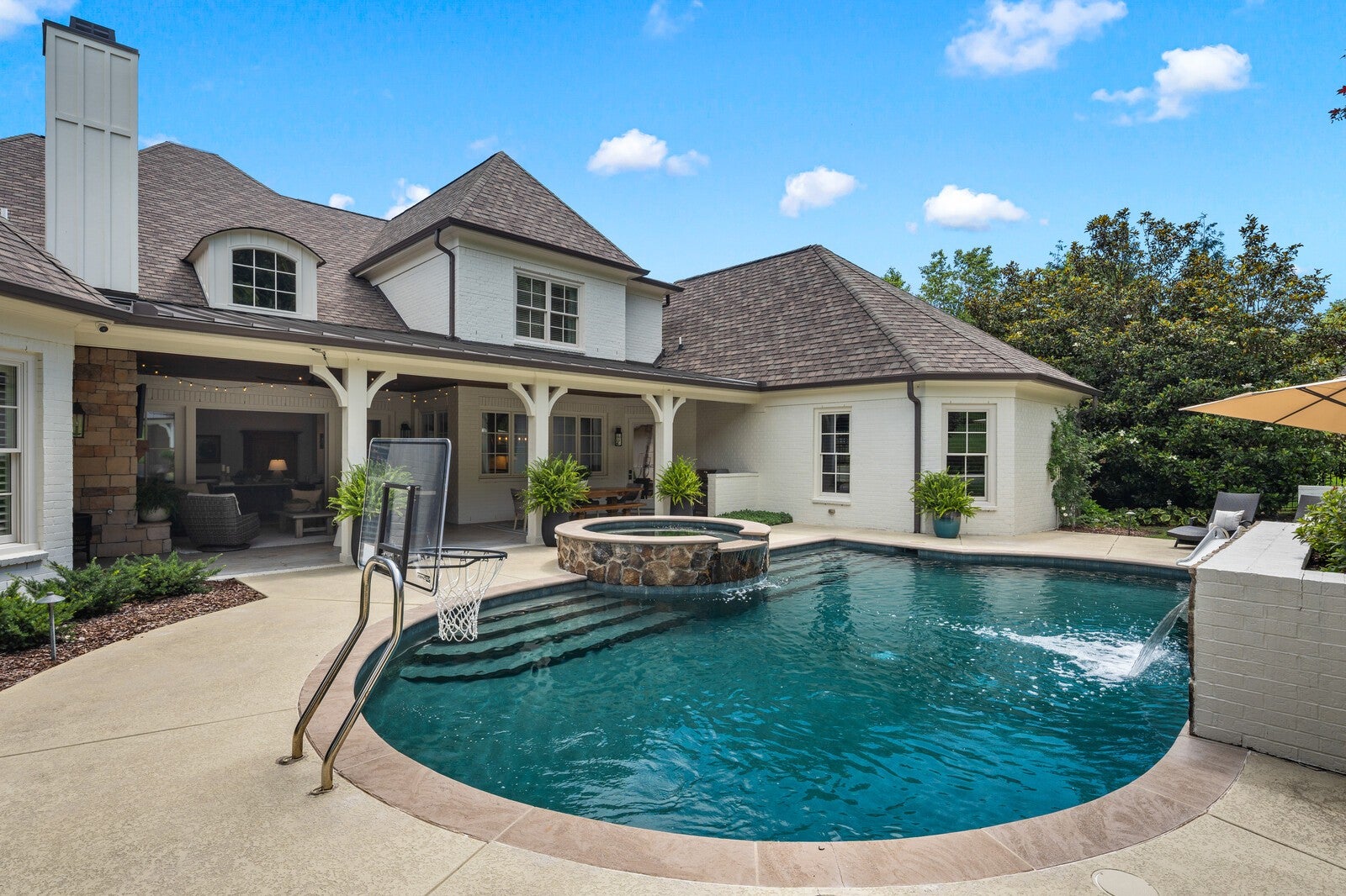 835 Windstone Blvd