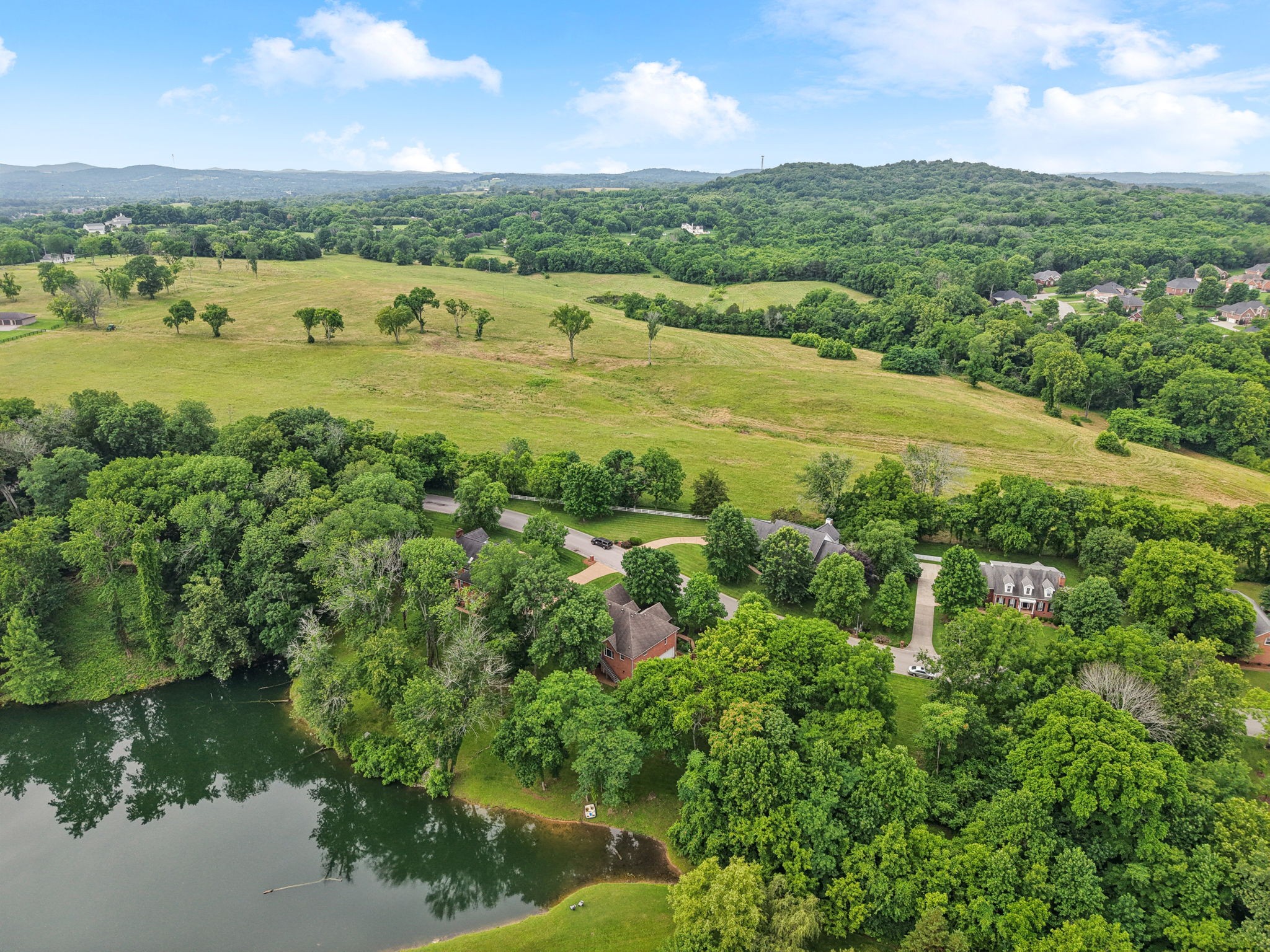1925 Vicksburg Ln
