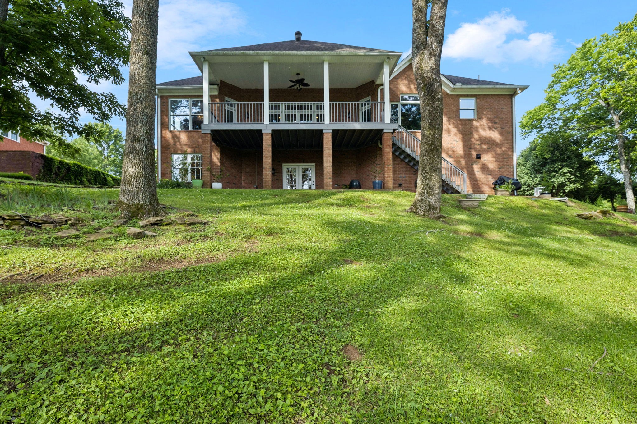 1925 Vicksburg Ln