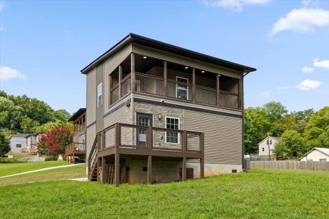 Photo of 3915 Meadow Lane, Chattanooga, TN 37406 (MLS # 3513158)