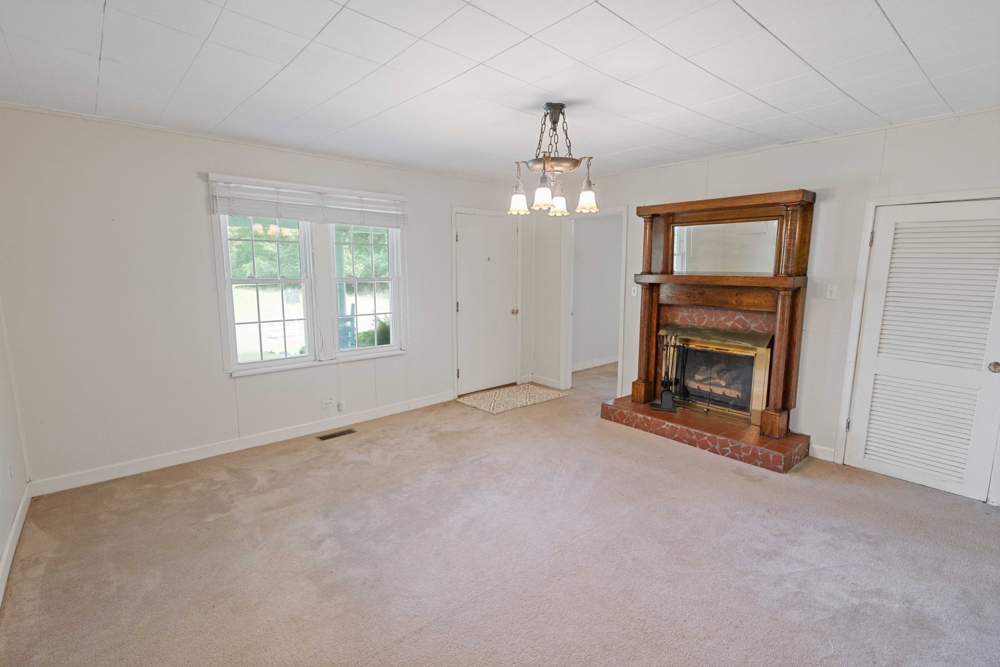 33 Tucker Ln
