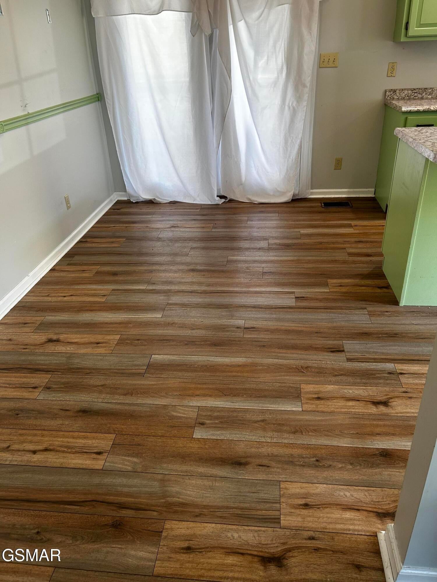 151 W Meeting Street