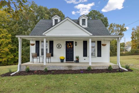 311 Bowling Branch Rd Cottontown TN 37048