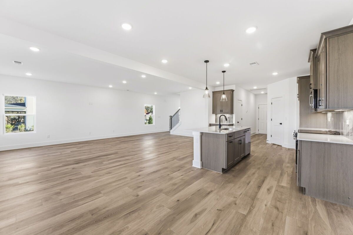 909 Watercourse Ct