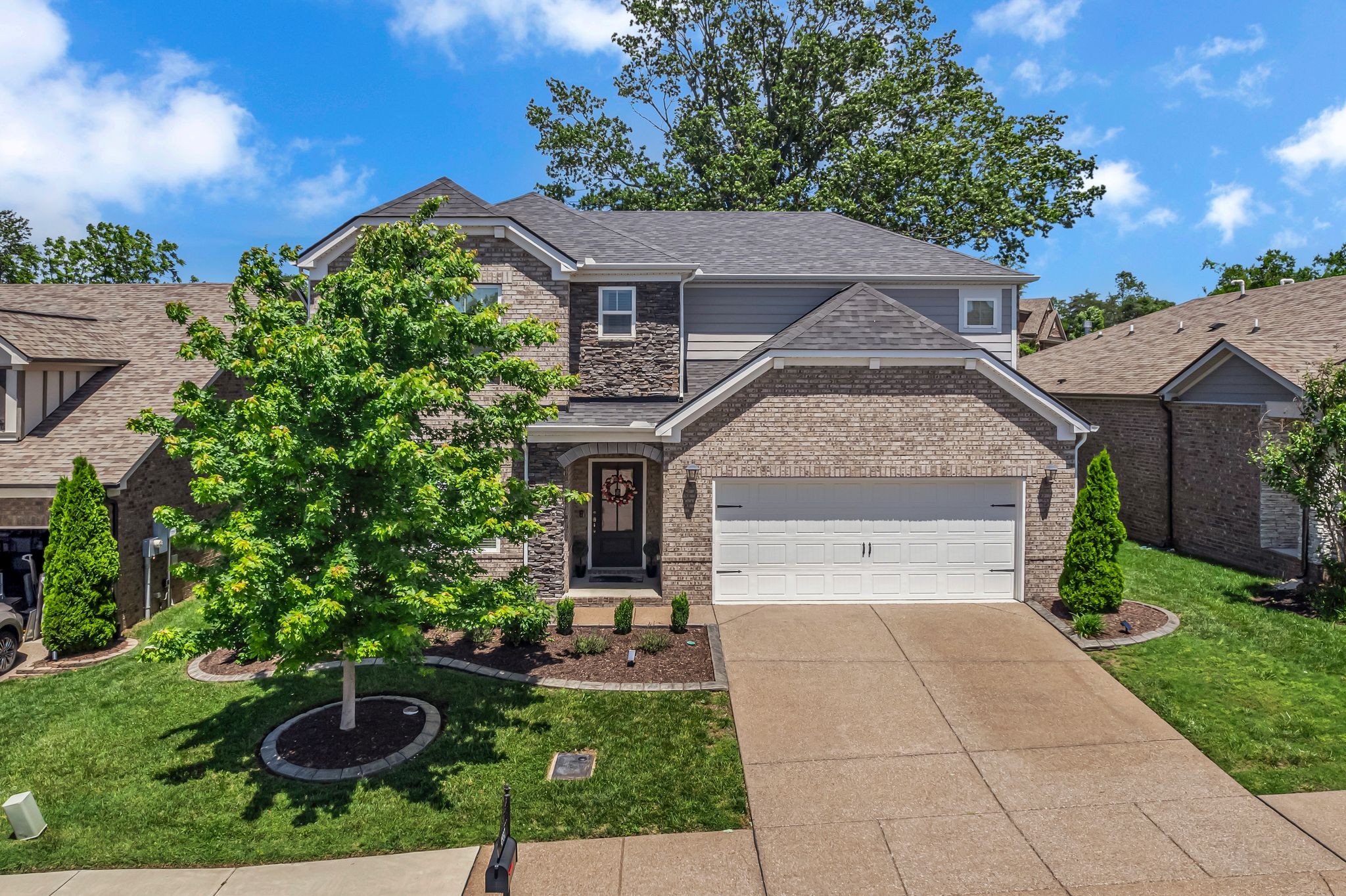 4937 Riverbank Dr