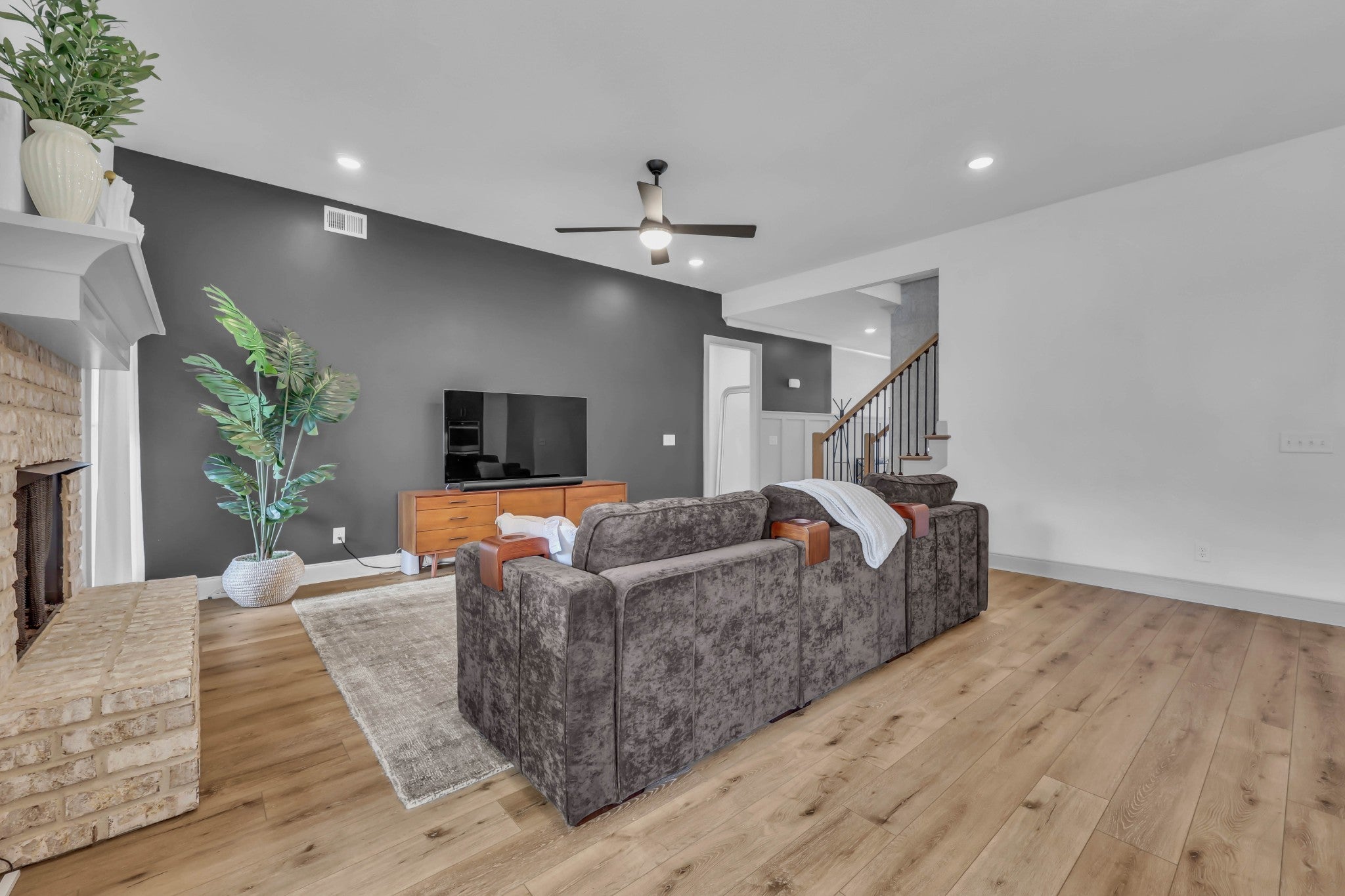1433 Hereford Blvd