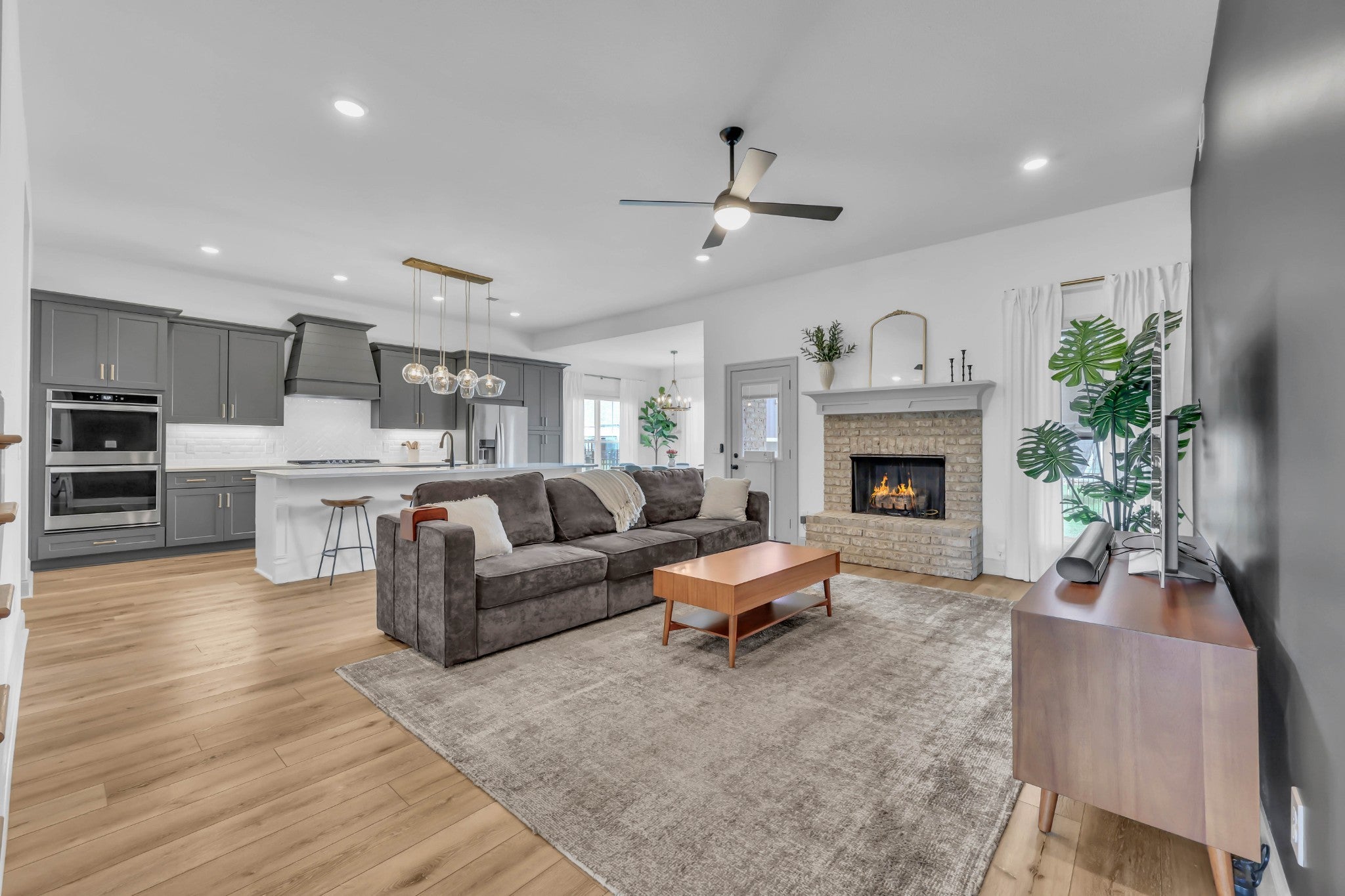 1433 Hereford Blvd