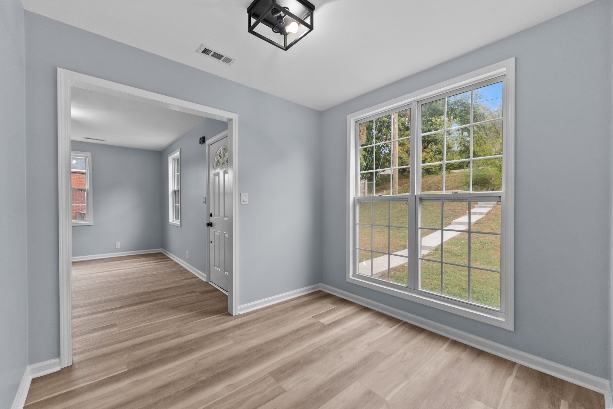 1303 Saturn Dr