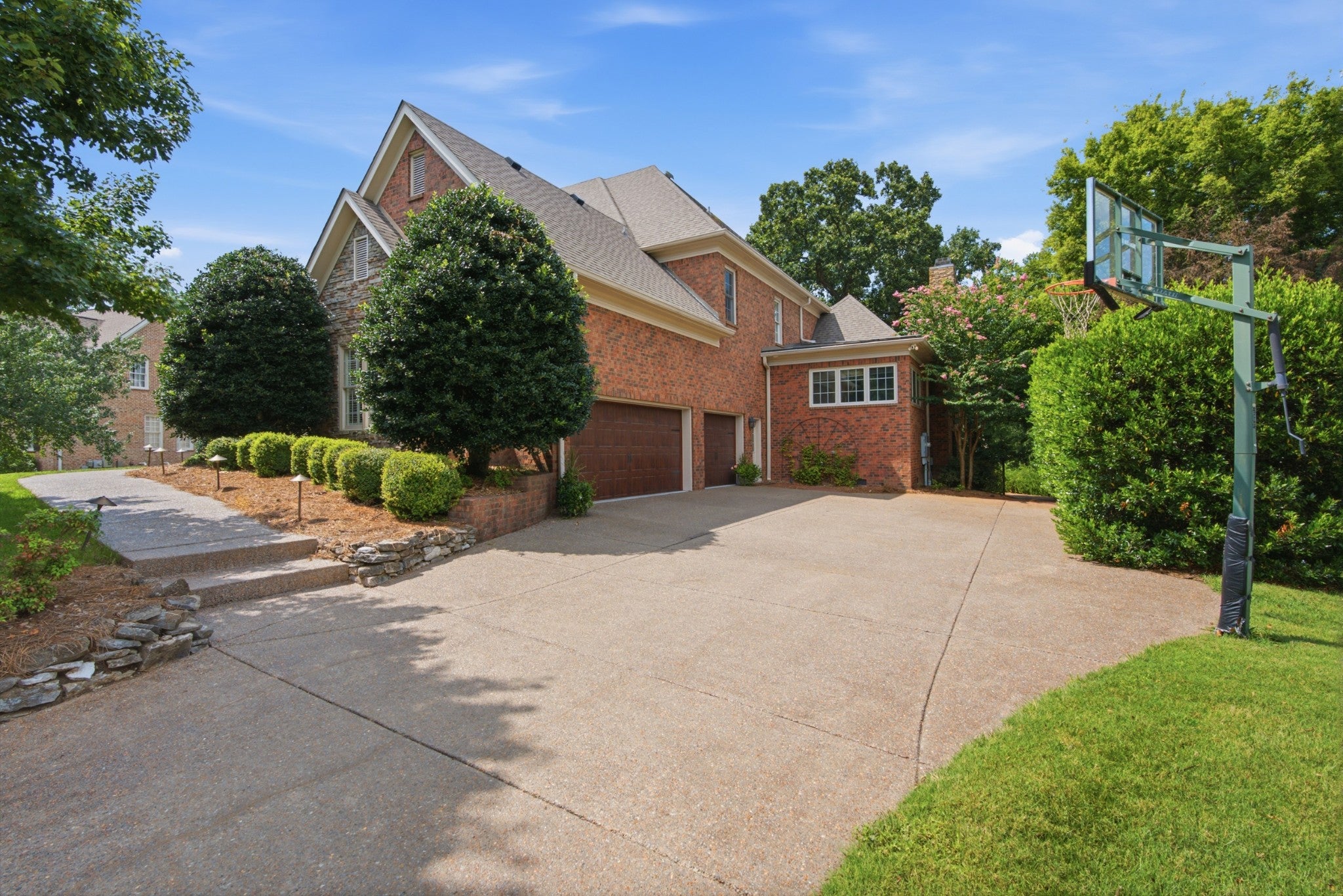 8218 Holly Rd