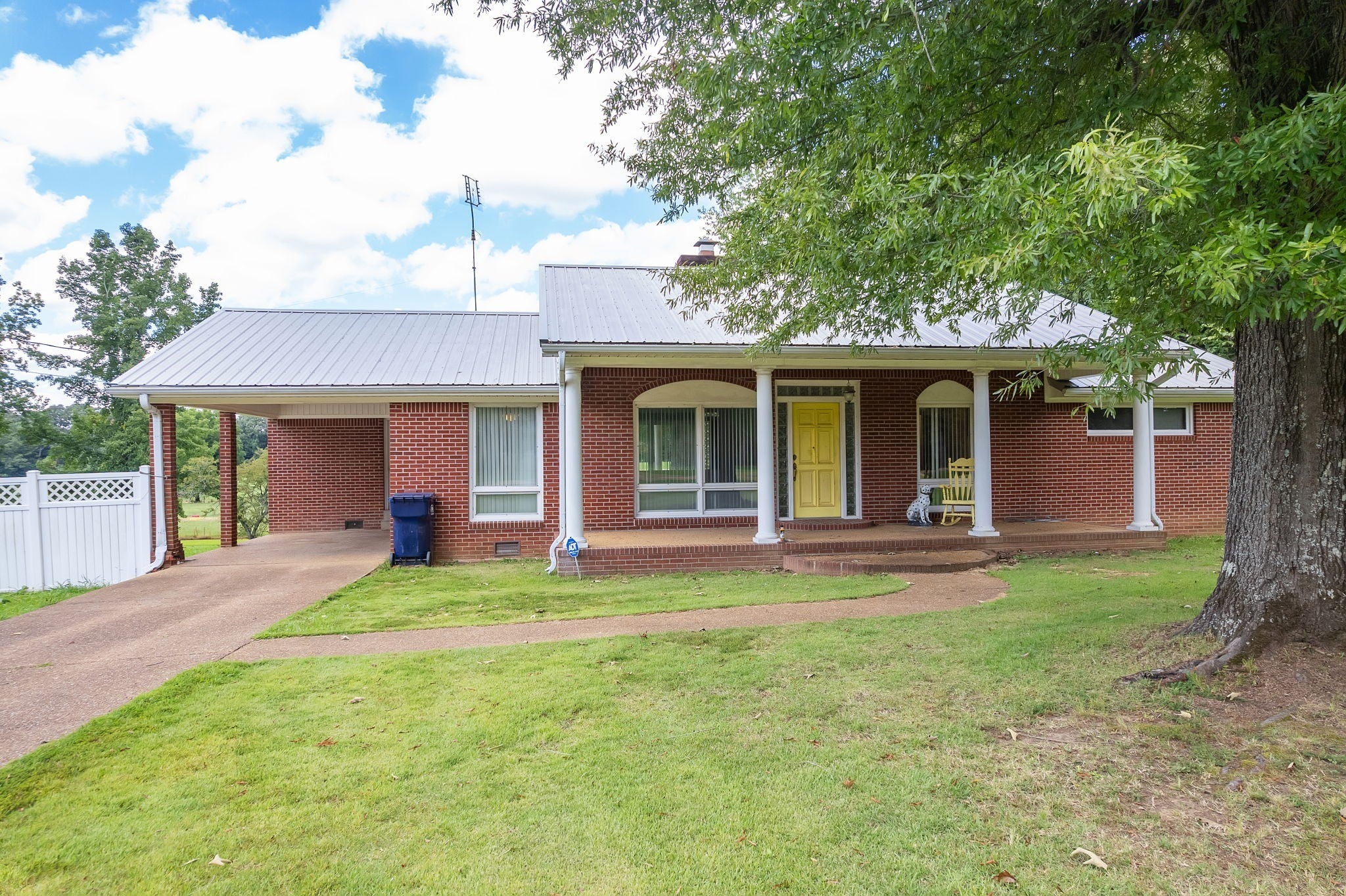 34270 Highway 104 S