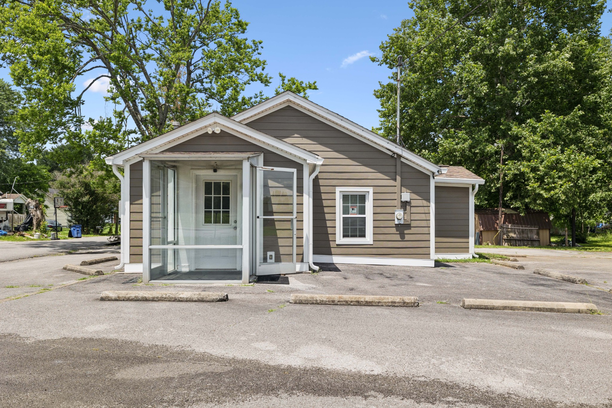 901 E Depot St