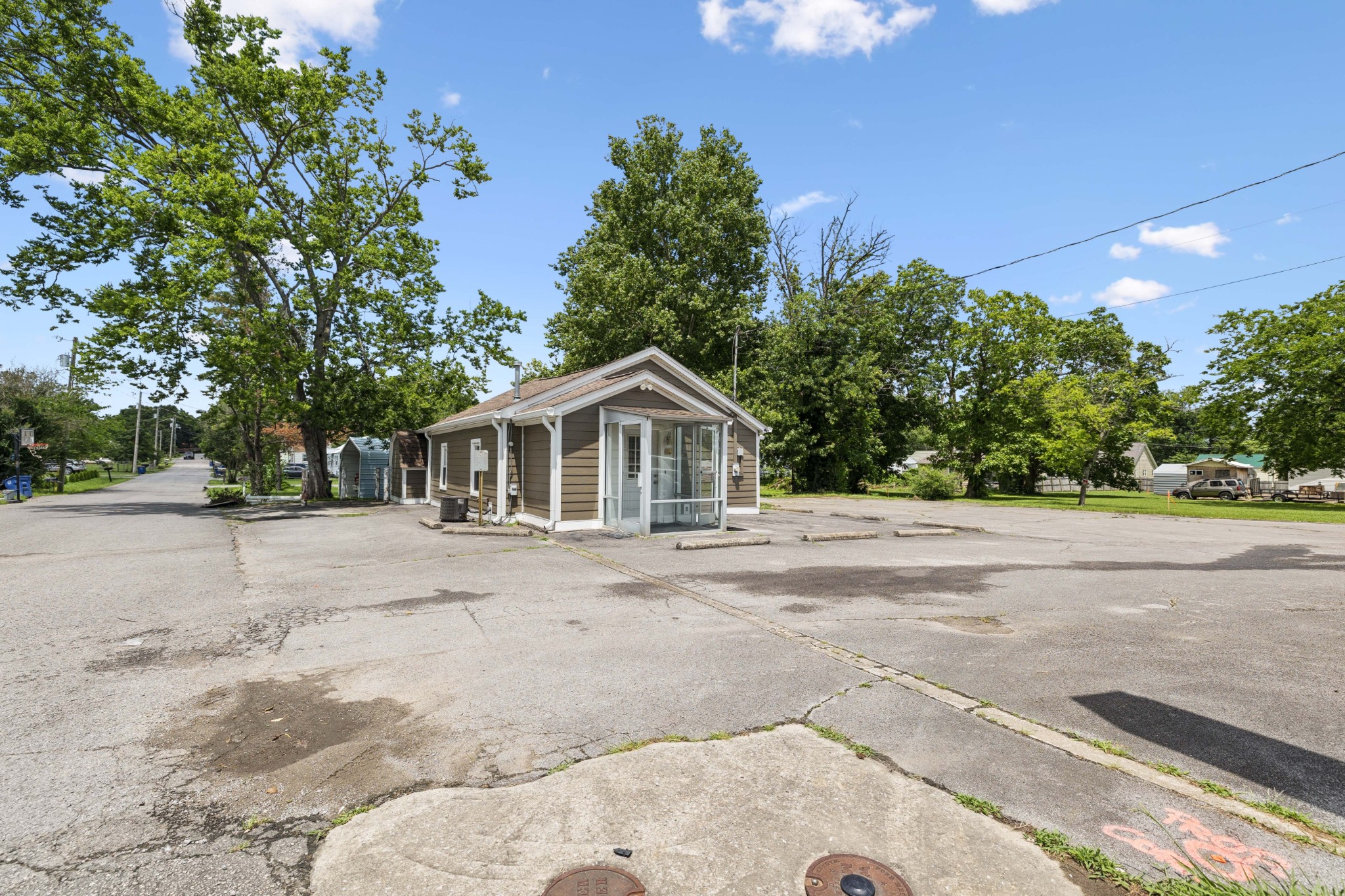 901 E Depot St