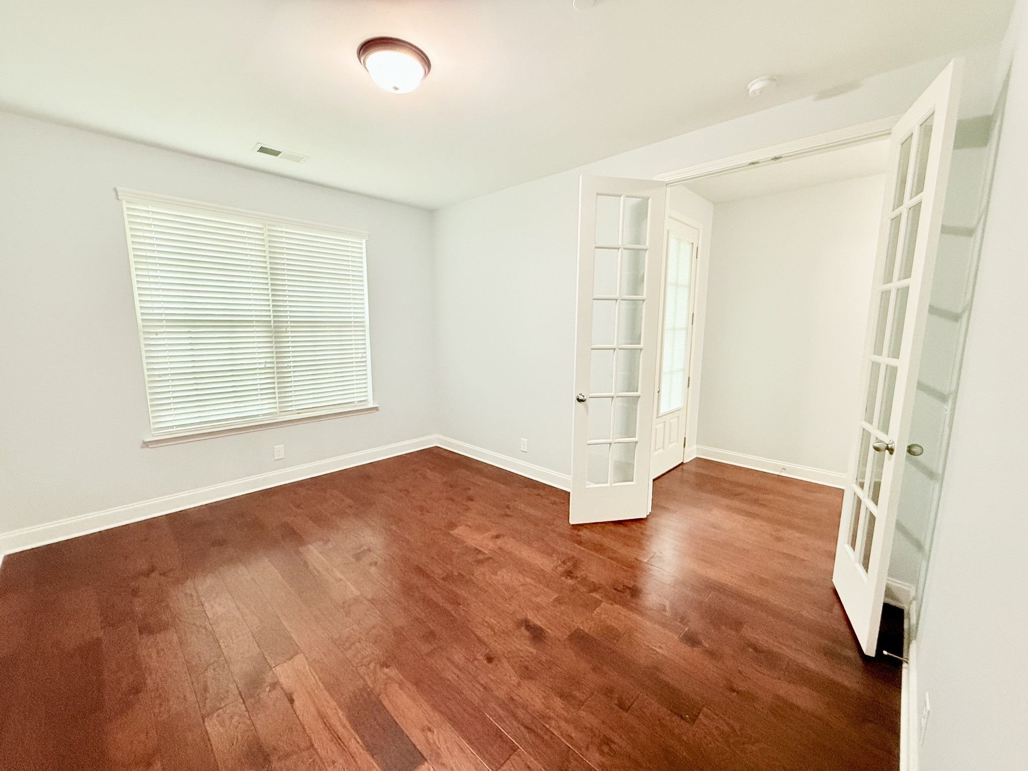 810 Caledonian Ct