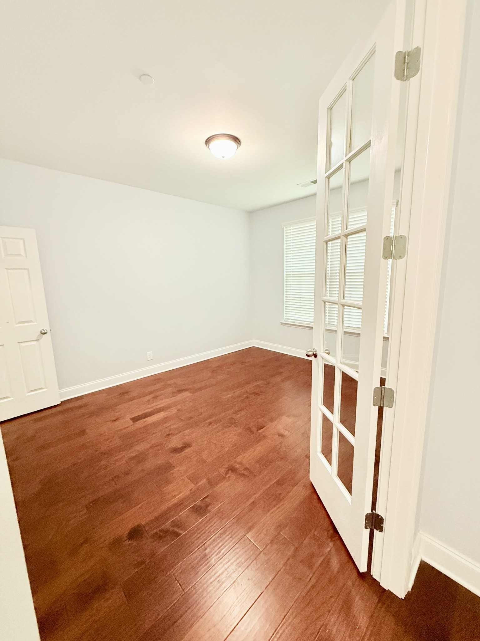 810 Caledonian Ct