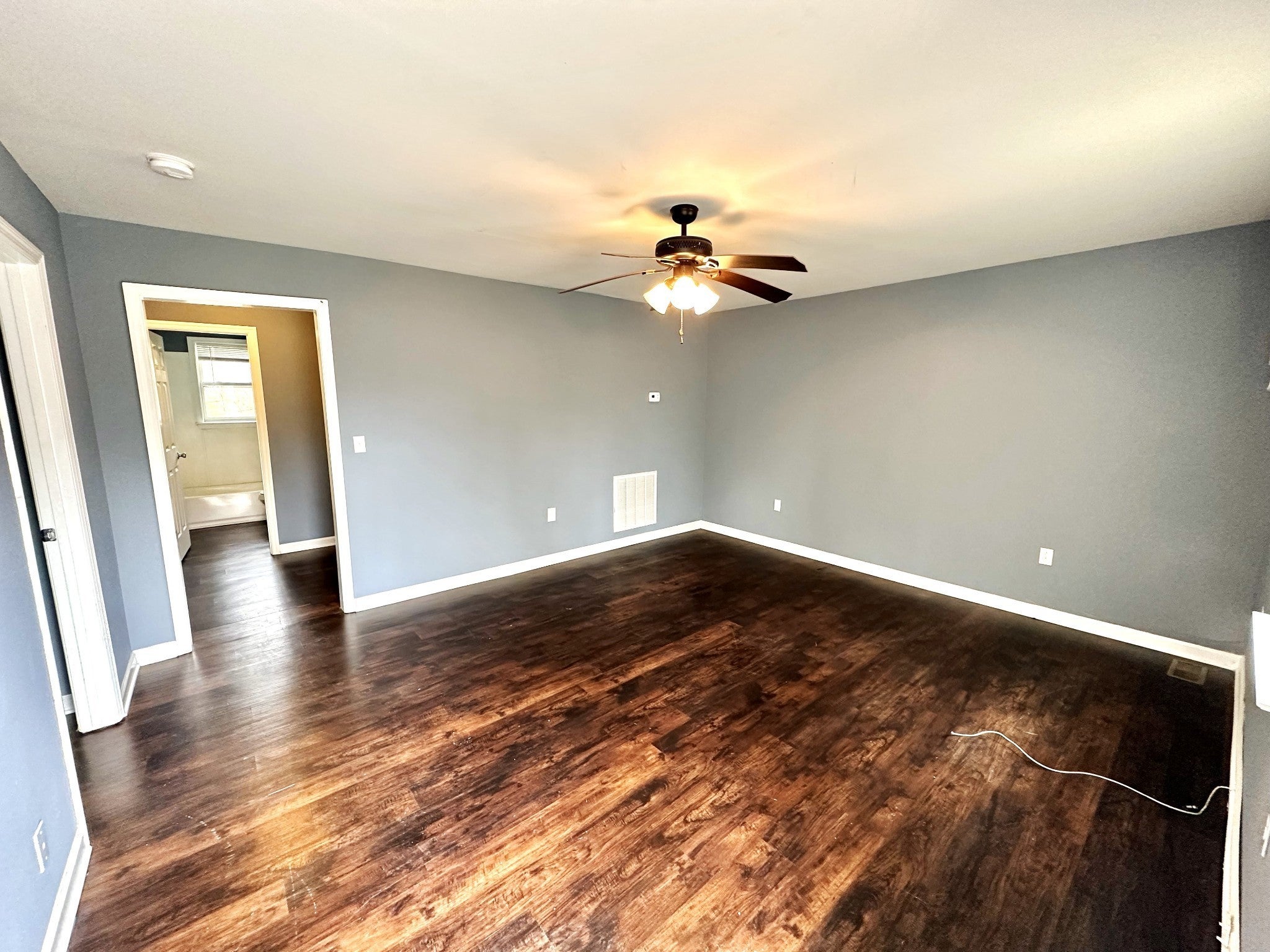 896 Locust Dr