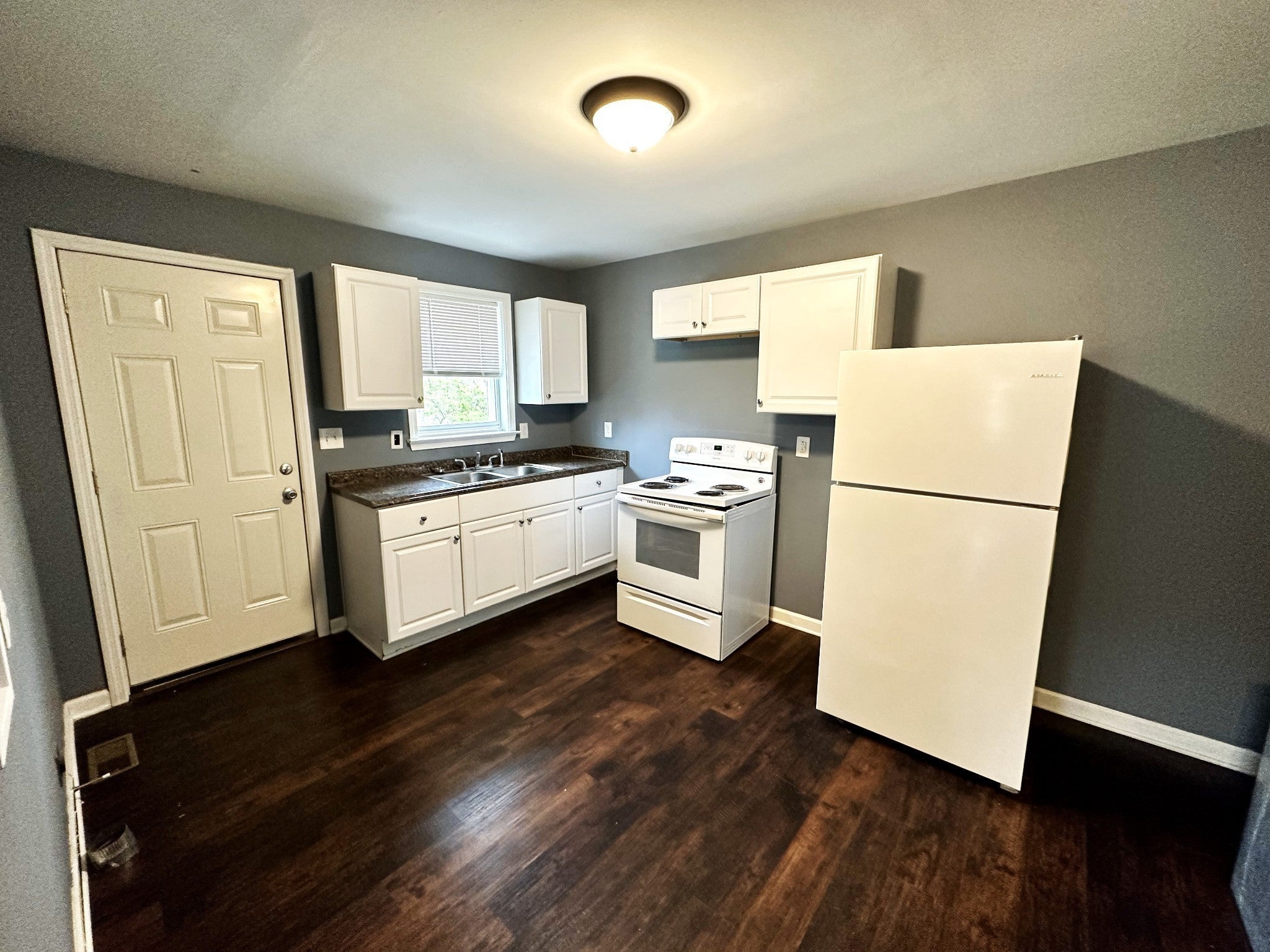 896 Locust Dr