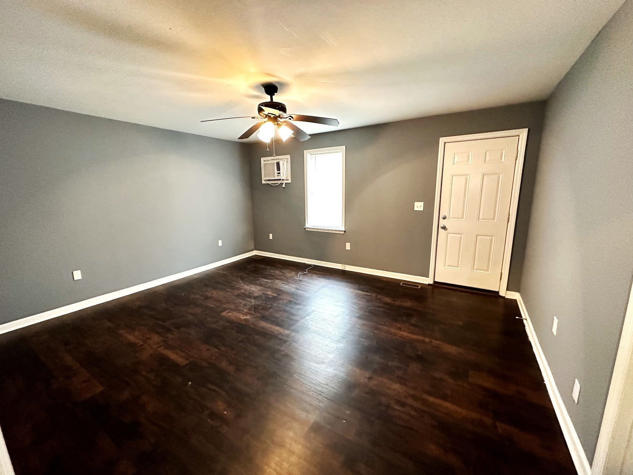 896 Locust Dr