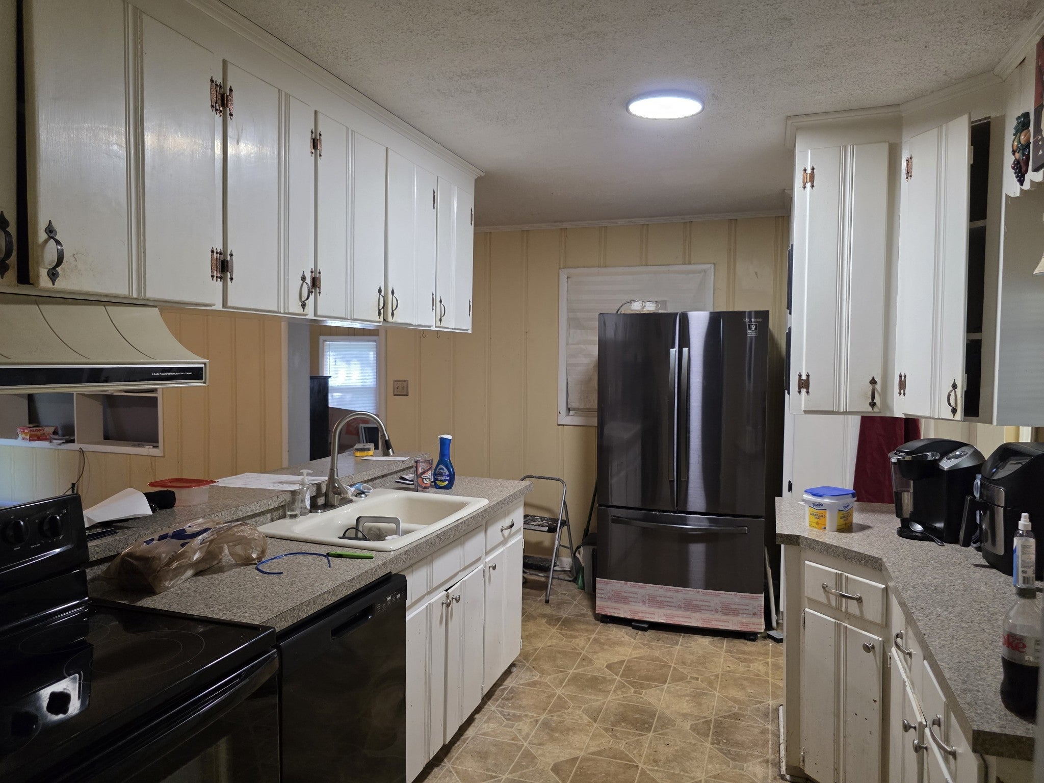 300 Edgewater Dr