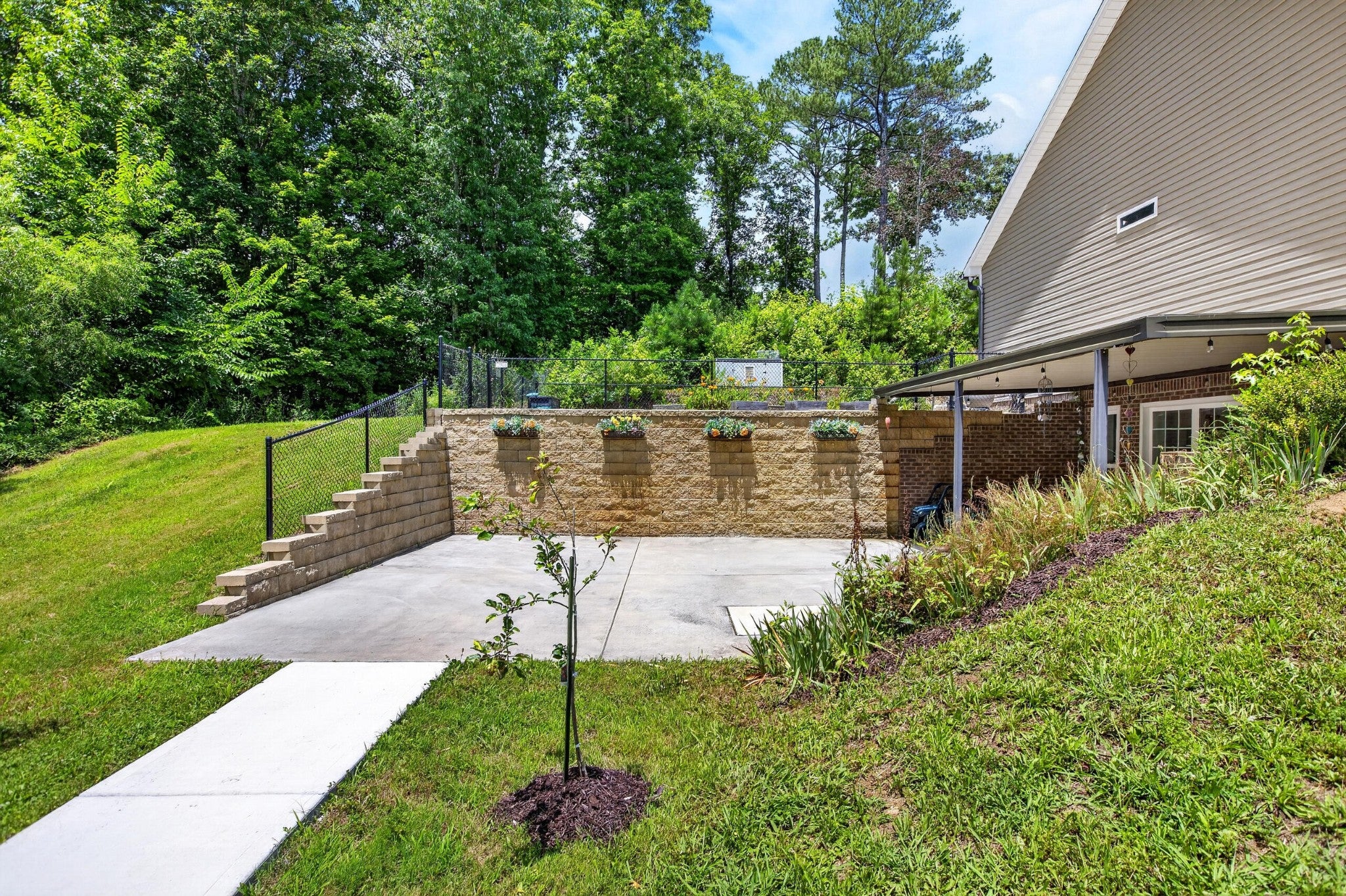 148 Chetola Drive NE