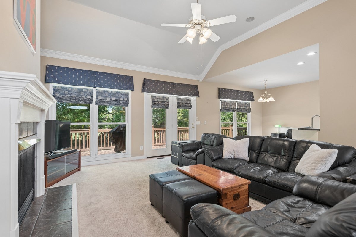 1409 Johns Meadows Cv