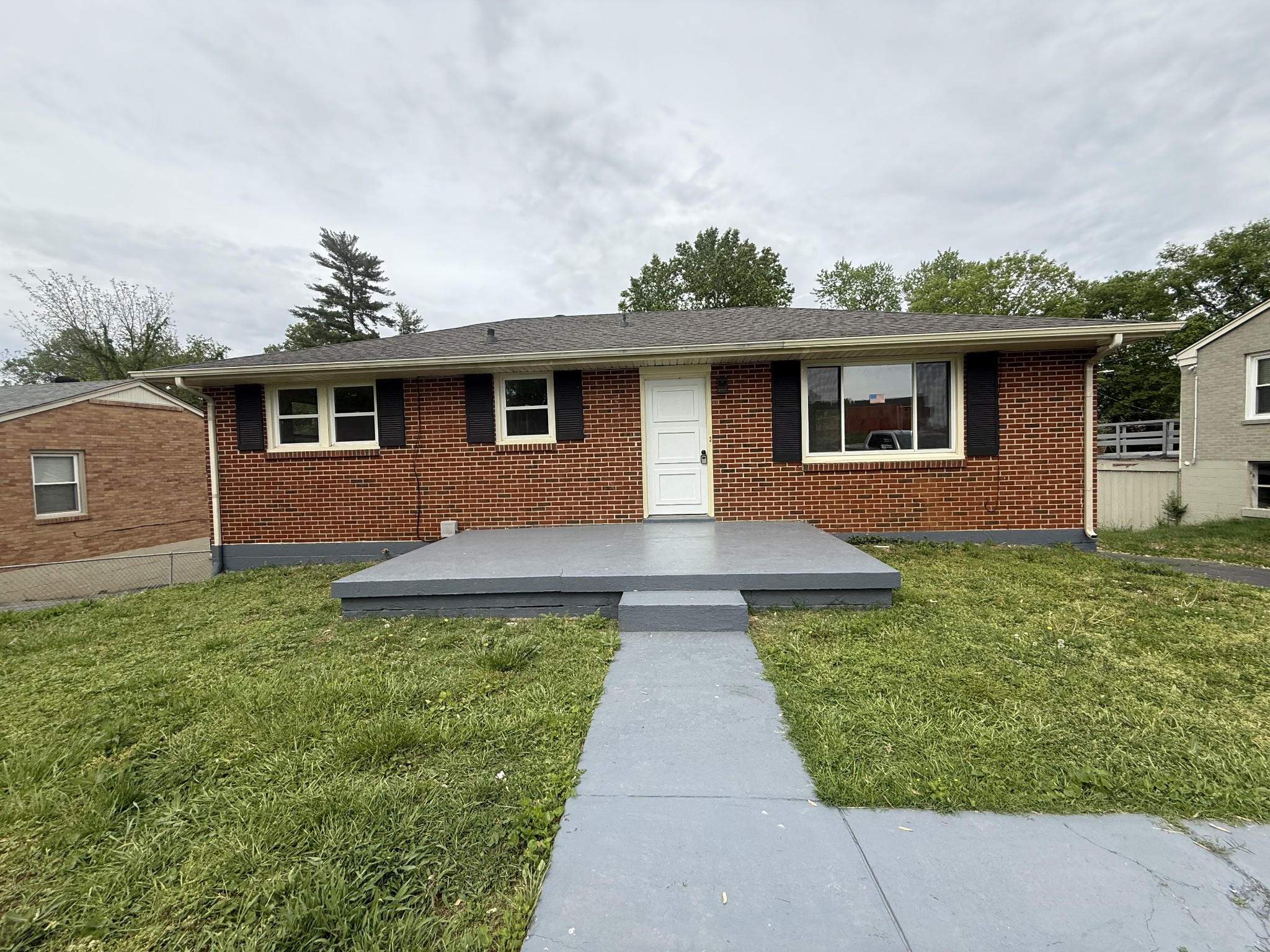 1615 Golf Club Ln