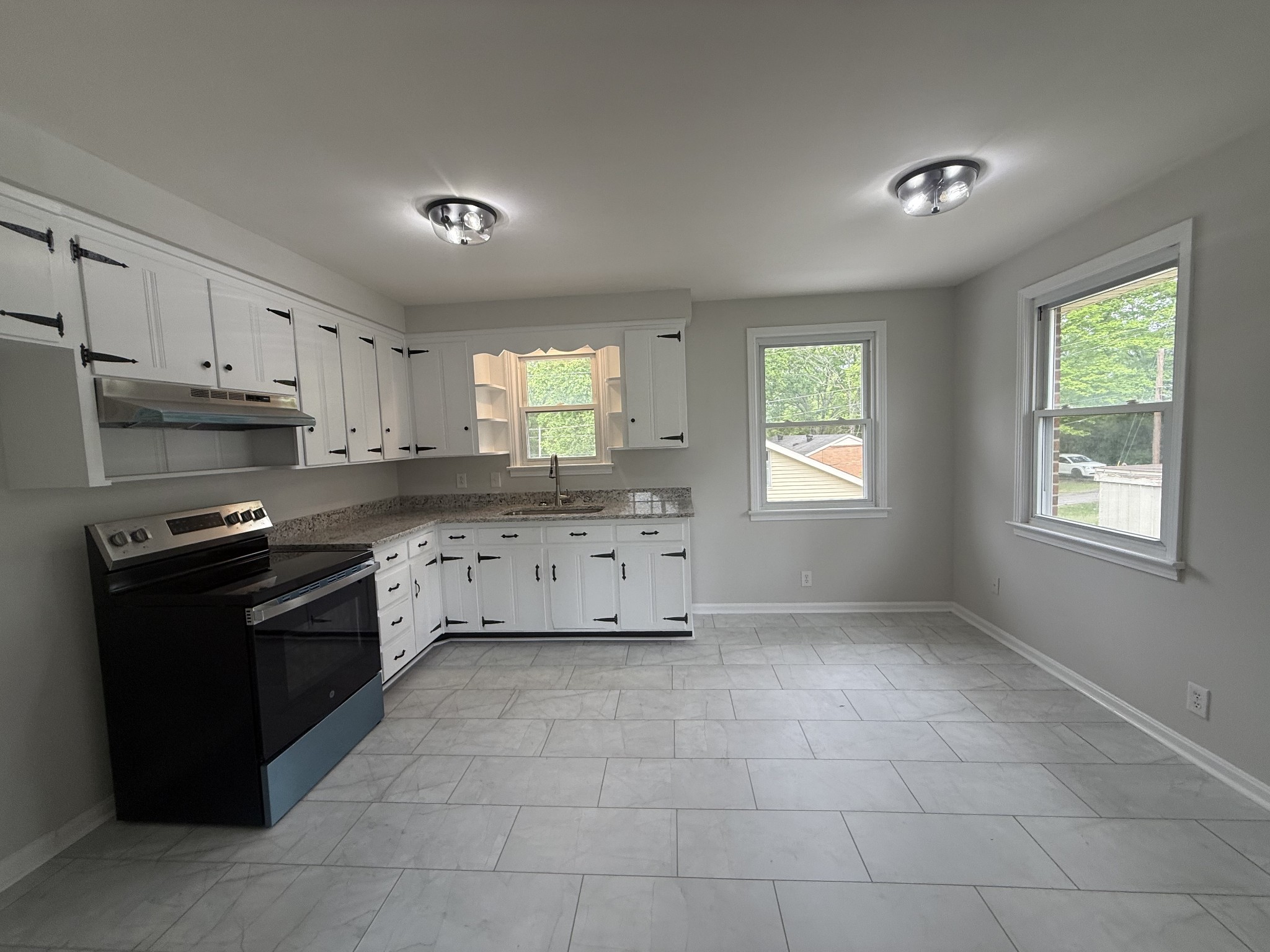 1615 Golf Club Ln