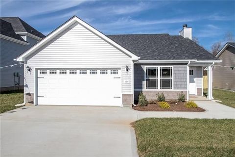 630 Fox Hound Dr Clarksville TN 37040
