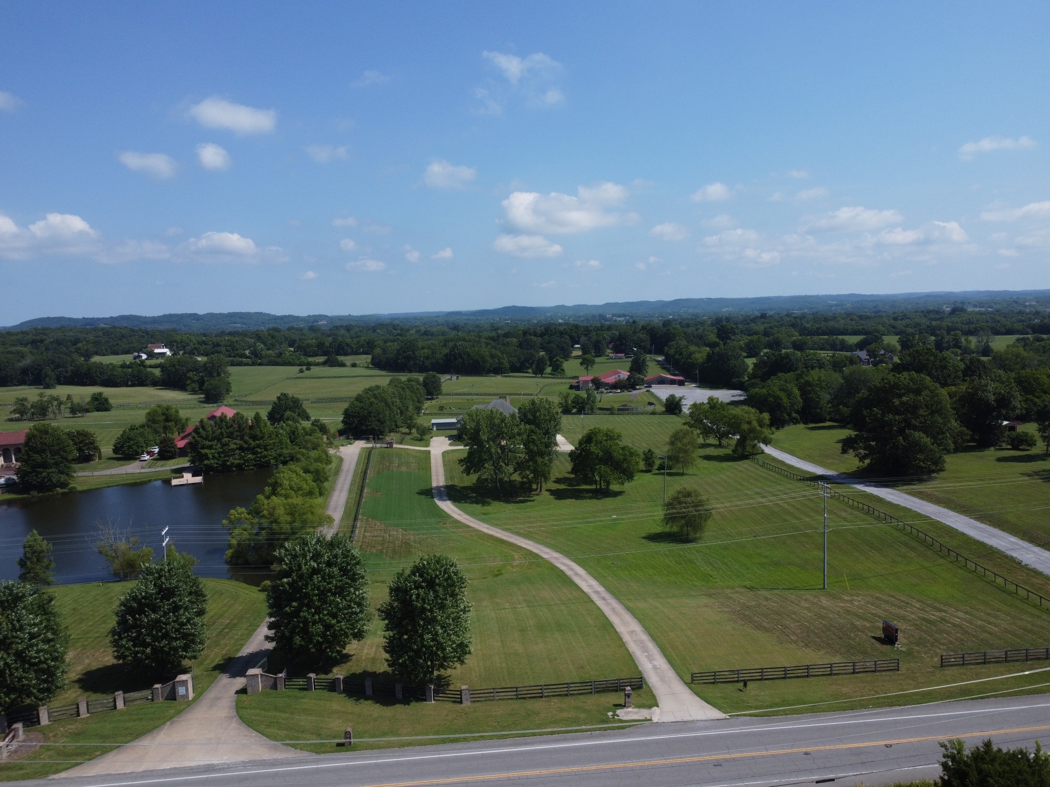 1616 Long Hollow Pike
