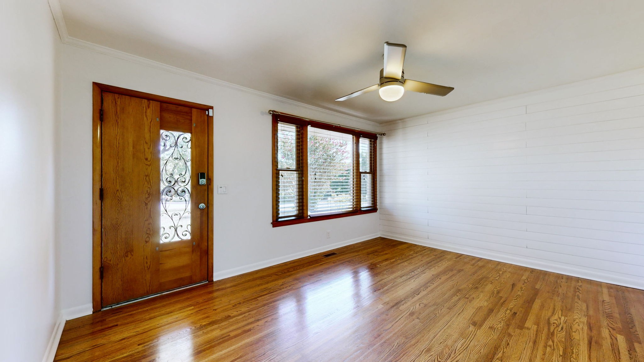 2612 Western Hills Dr