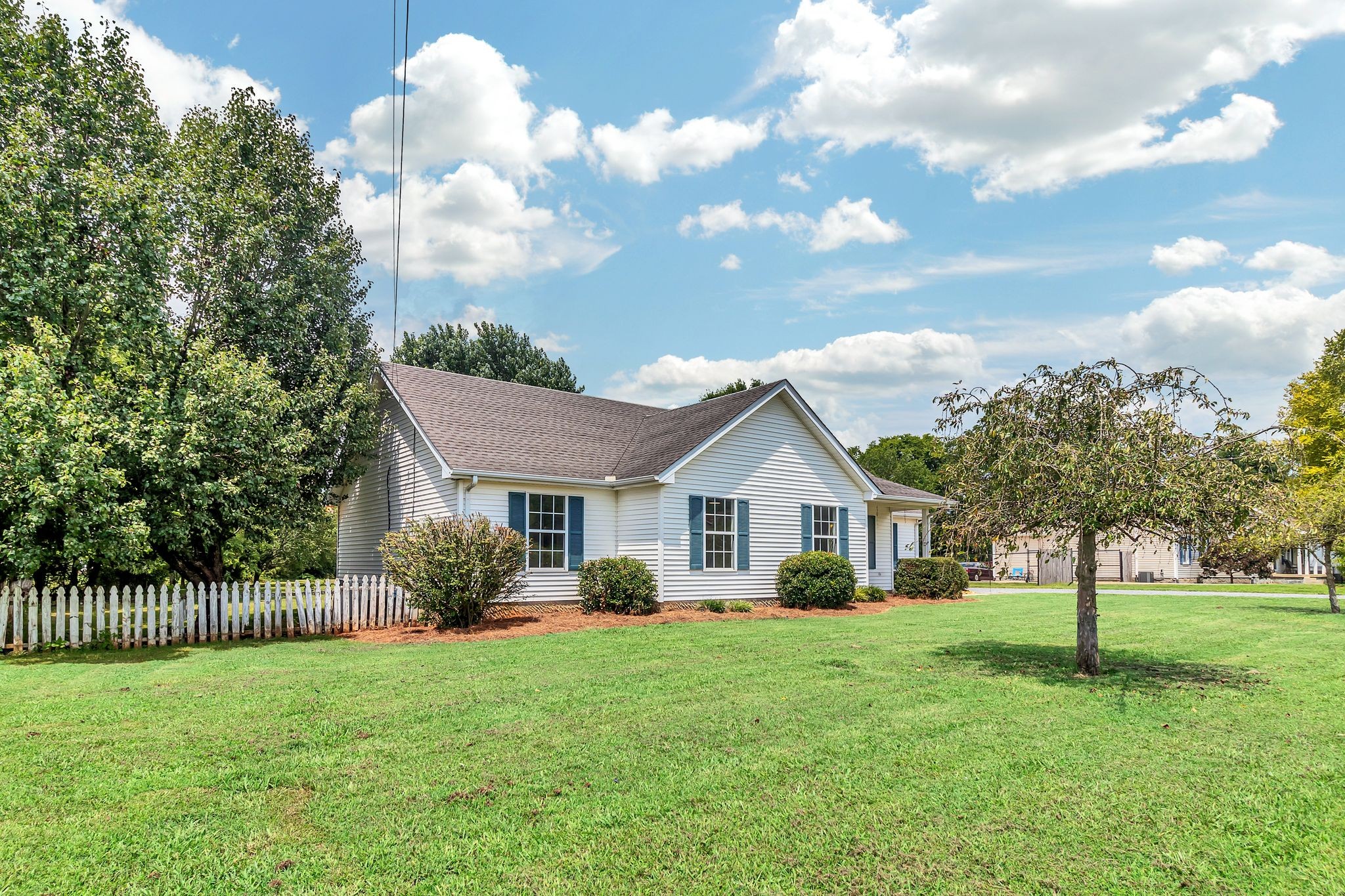 5614 Constantine Dr