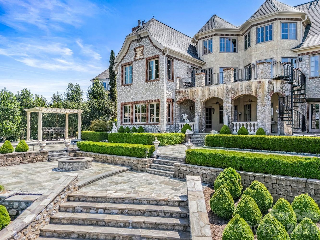331 Ivy Arbor Cir