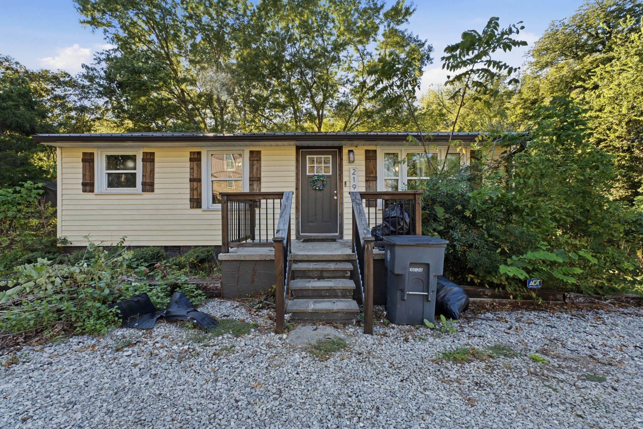 219 N High St