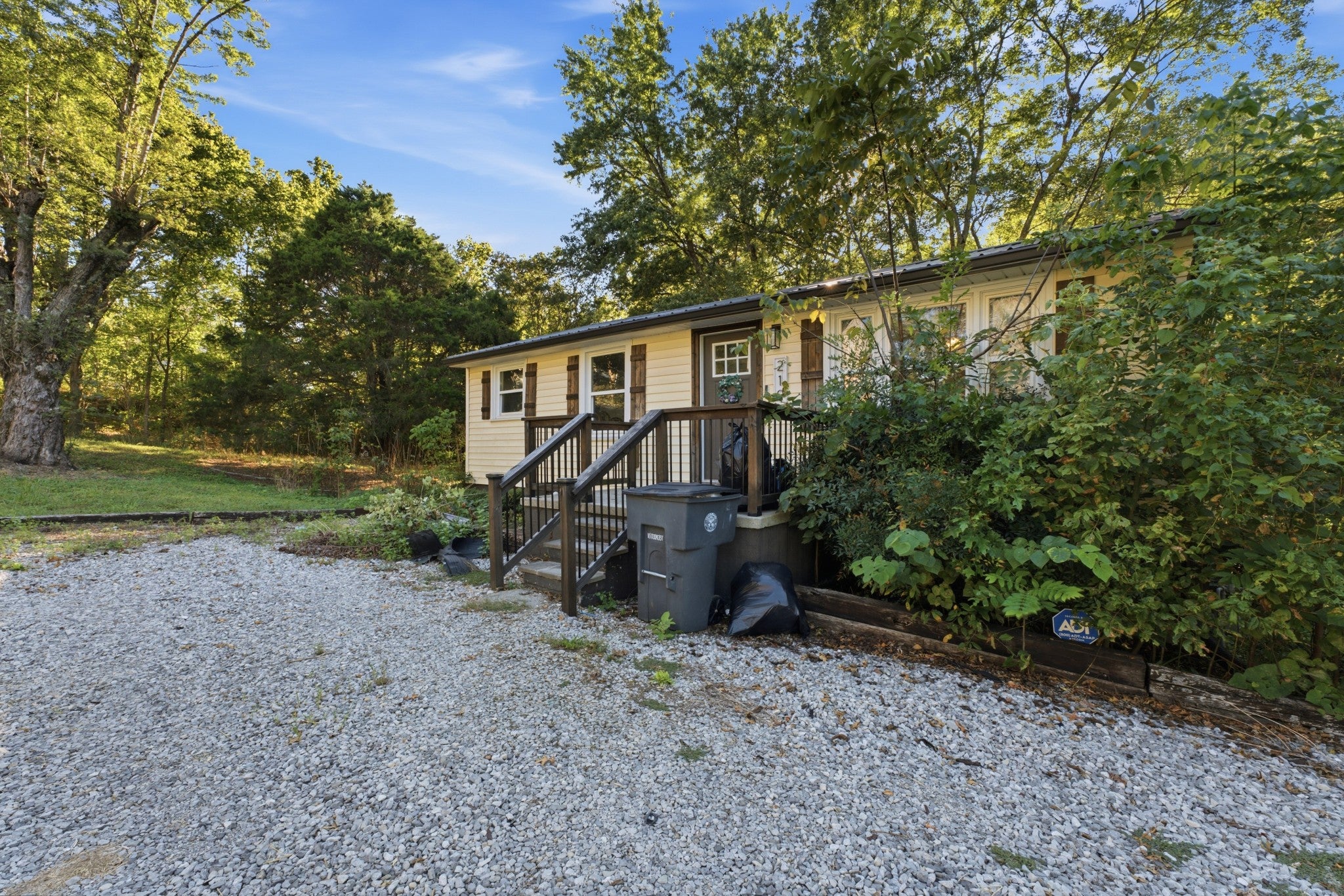 219 N High St