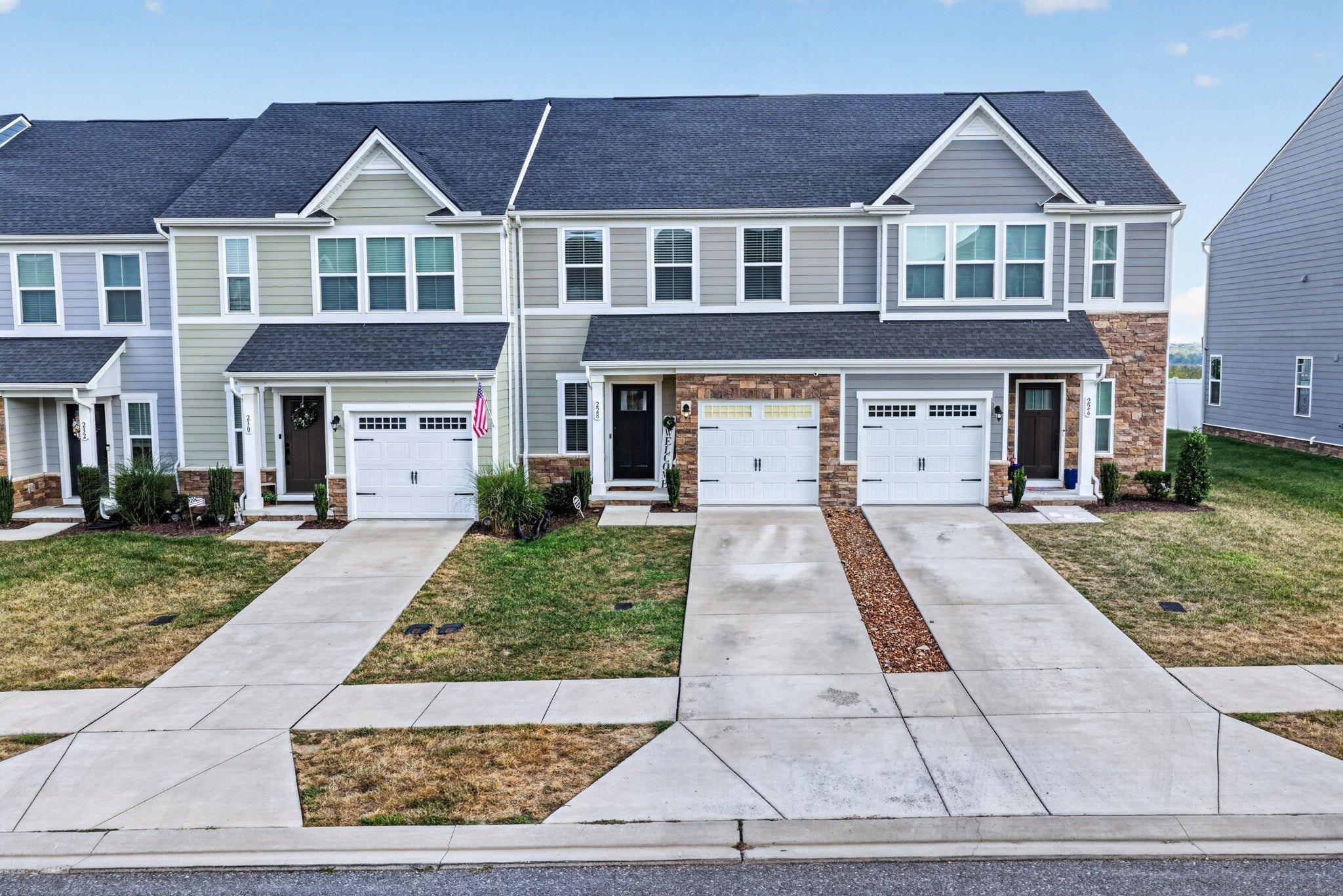 228 Pryor Dr - Photo 3