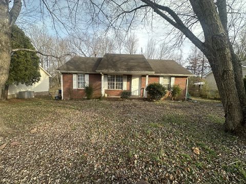 561 Jacquie Dr Clarksville TN 37042