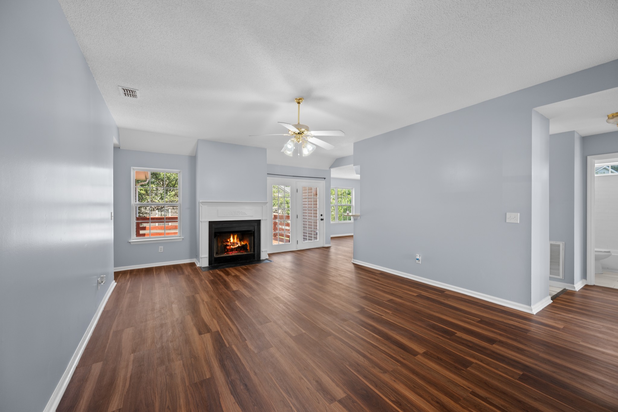 1080 Blue Mountain Ln