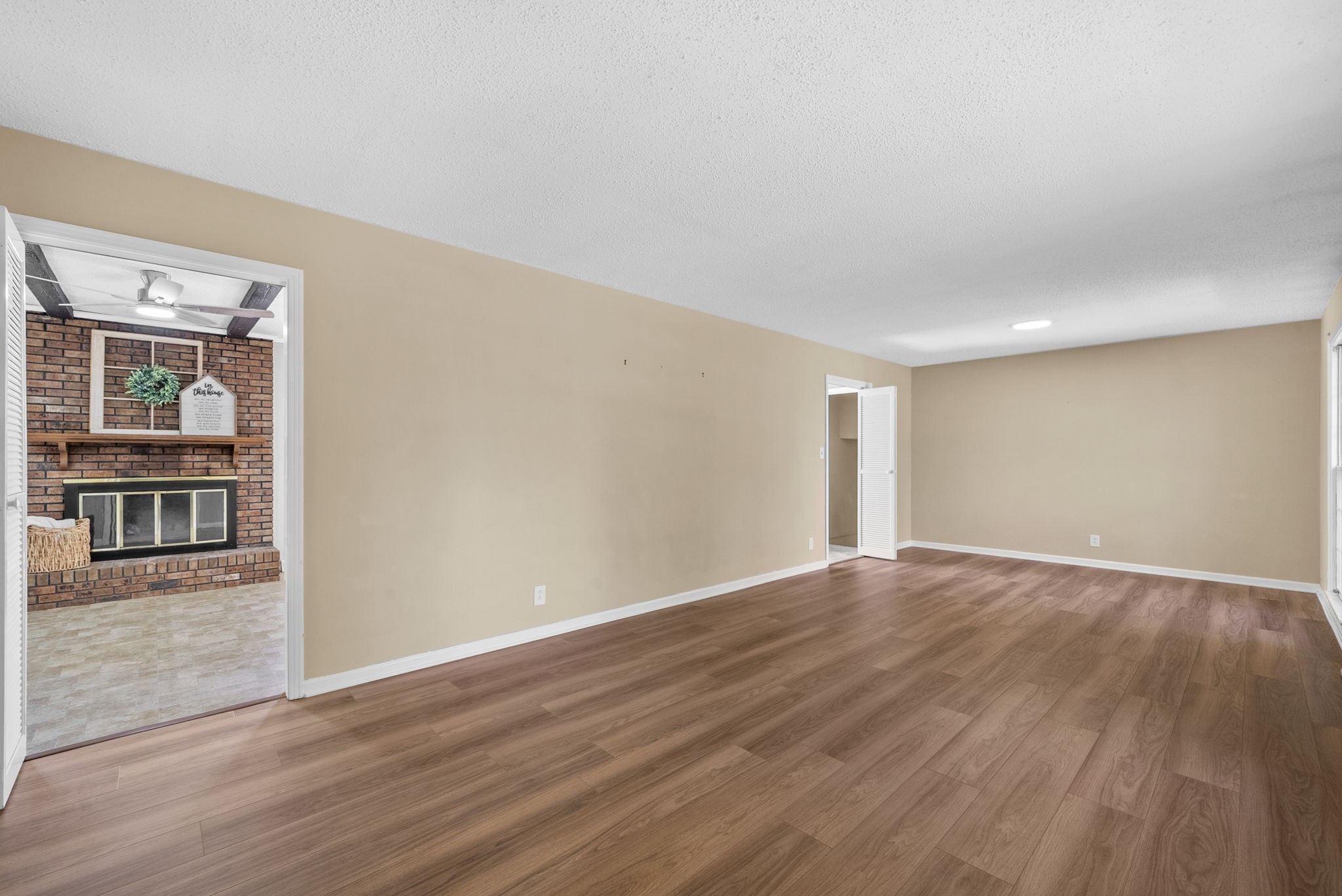 Clarksville, Tennessee 37040, United States, 3 Bedrooms Bedrooms, ,2 BathroomsBathrooms,Residential,Active,222448