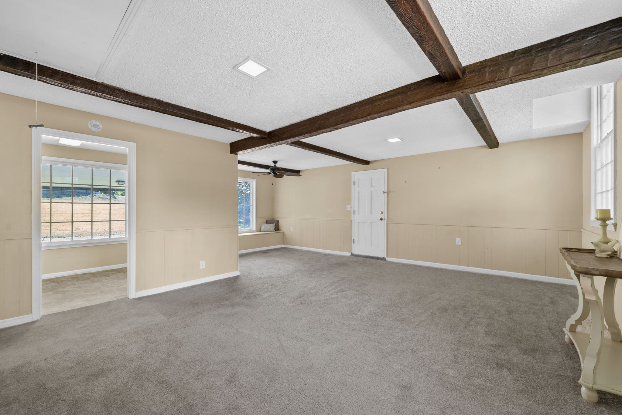 Clarksville, Tennessee 37040, United States, 3 Bedrooms Bedrooms, ,2 BathroomsBathrooms,Residential,Active,222448