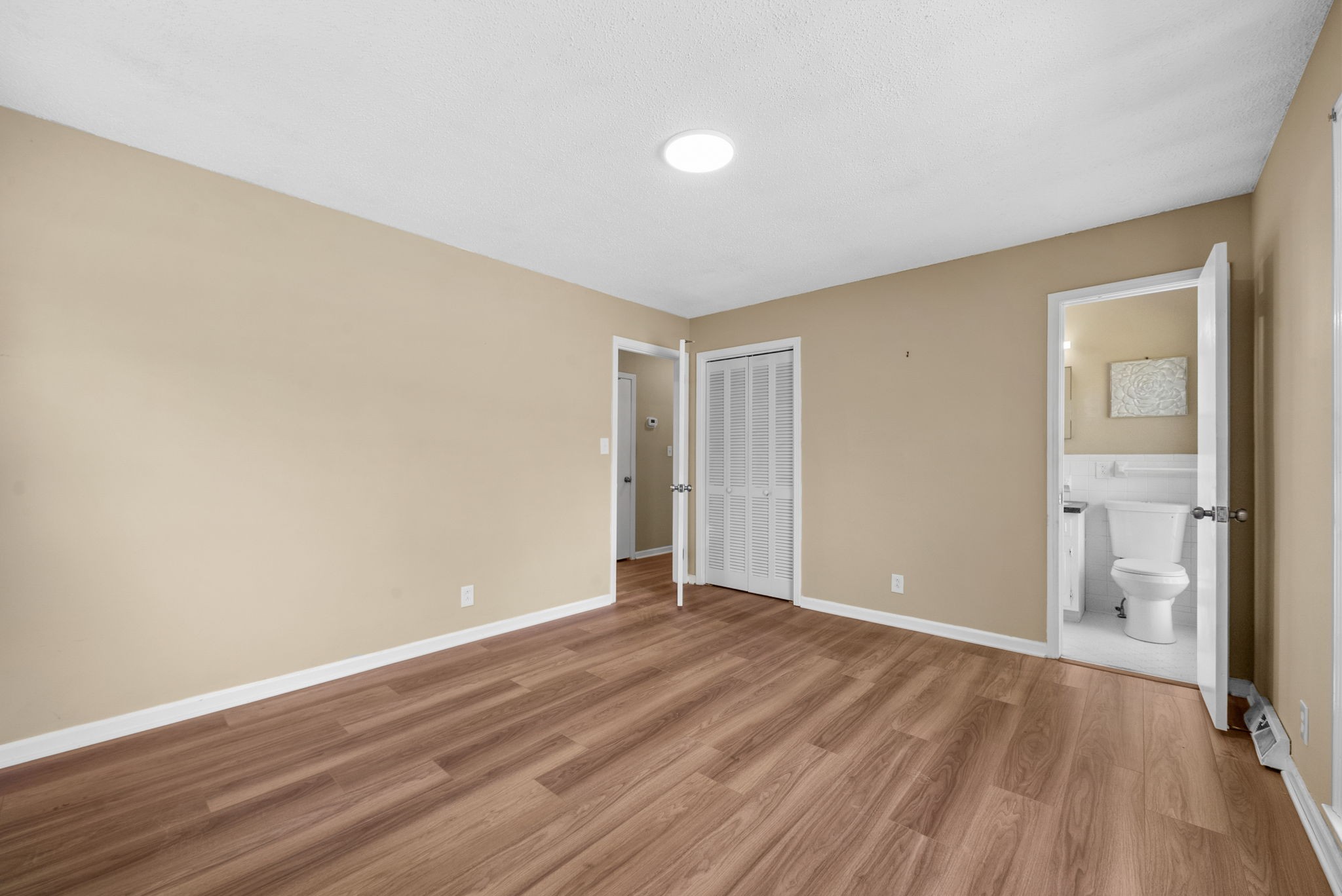 Clarksville, Tennessee 37040, United States, 3 Bedrooms Bedrooms, ,2 BathroomsBathrooms,Residential,Active,222448