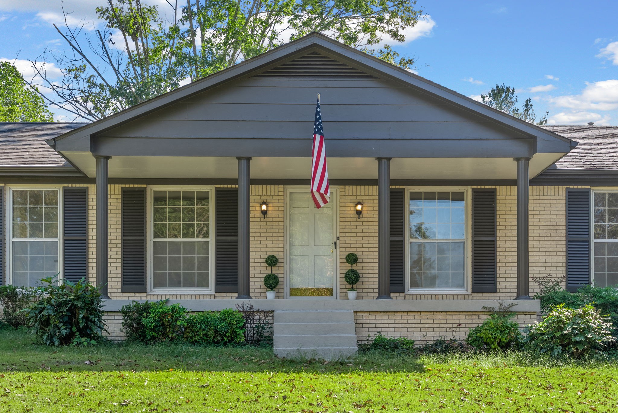 Clarksville, Tennessee 37040, United States, 3 Bedrooms Bedrooms, ,2 BathroomsBathrooms,Residential,Active,222448