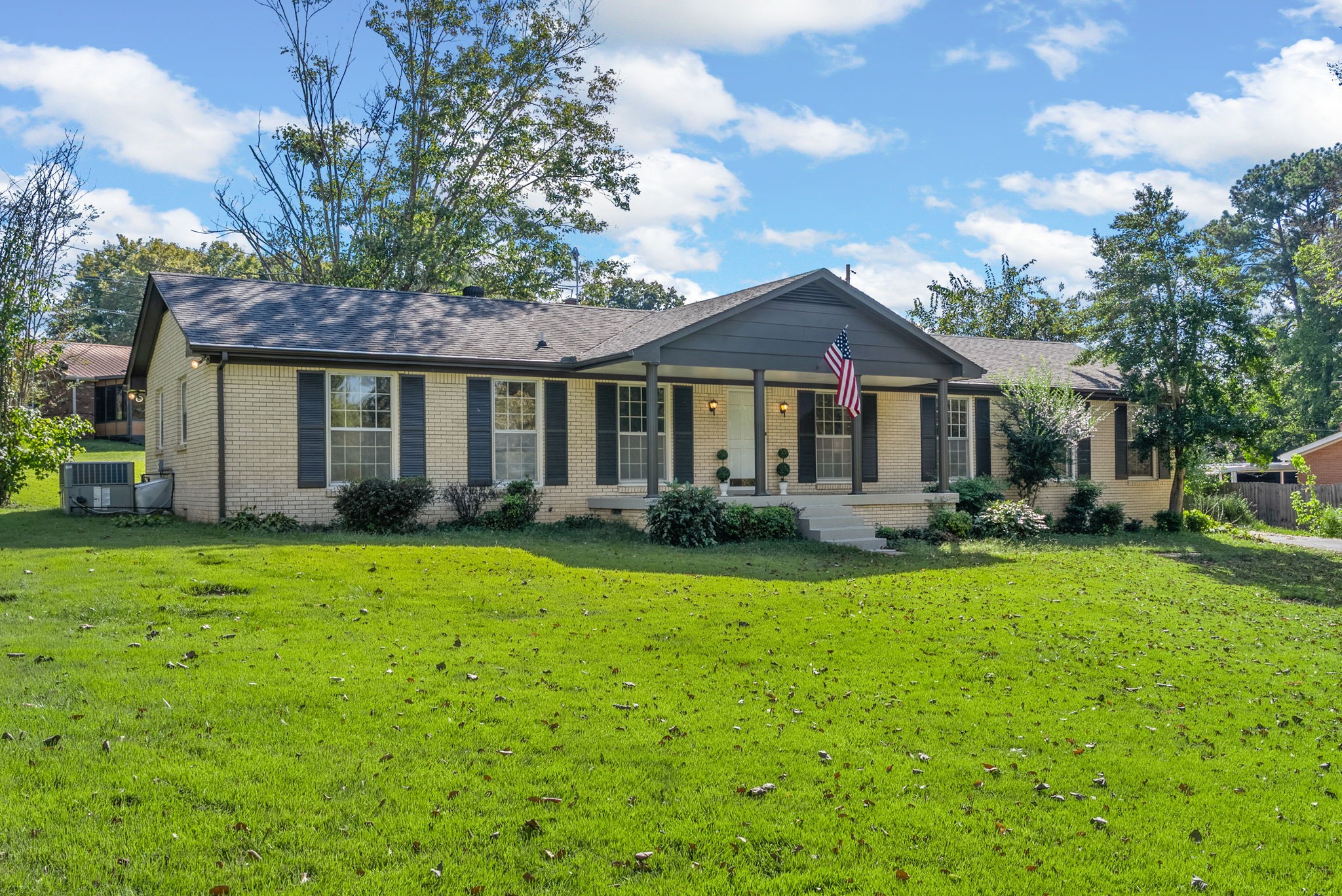 Clarksville, Tennessee 37040, United States, 3 Bedrooms Bedrooms, ,2 BathroomsBathrooms,Residential,Active,222448