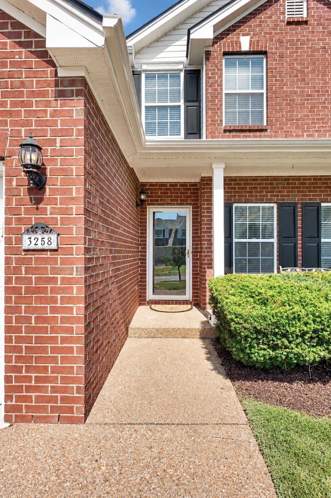 3258 Dark Woods Dr